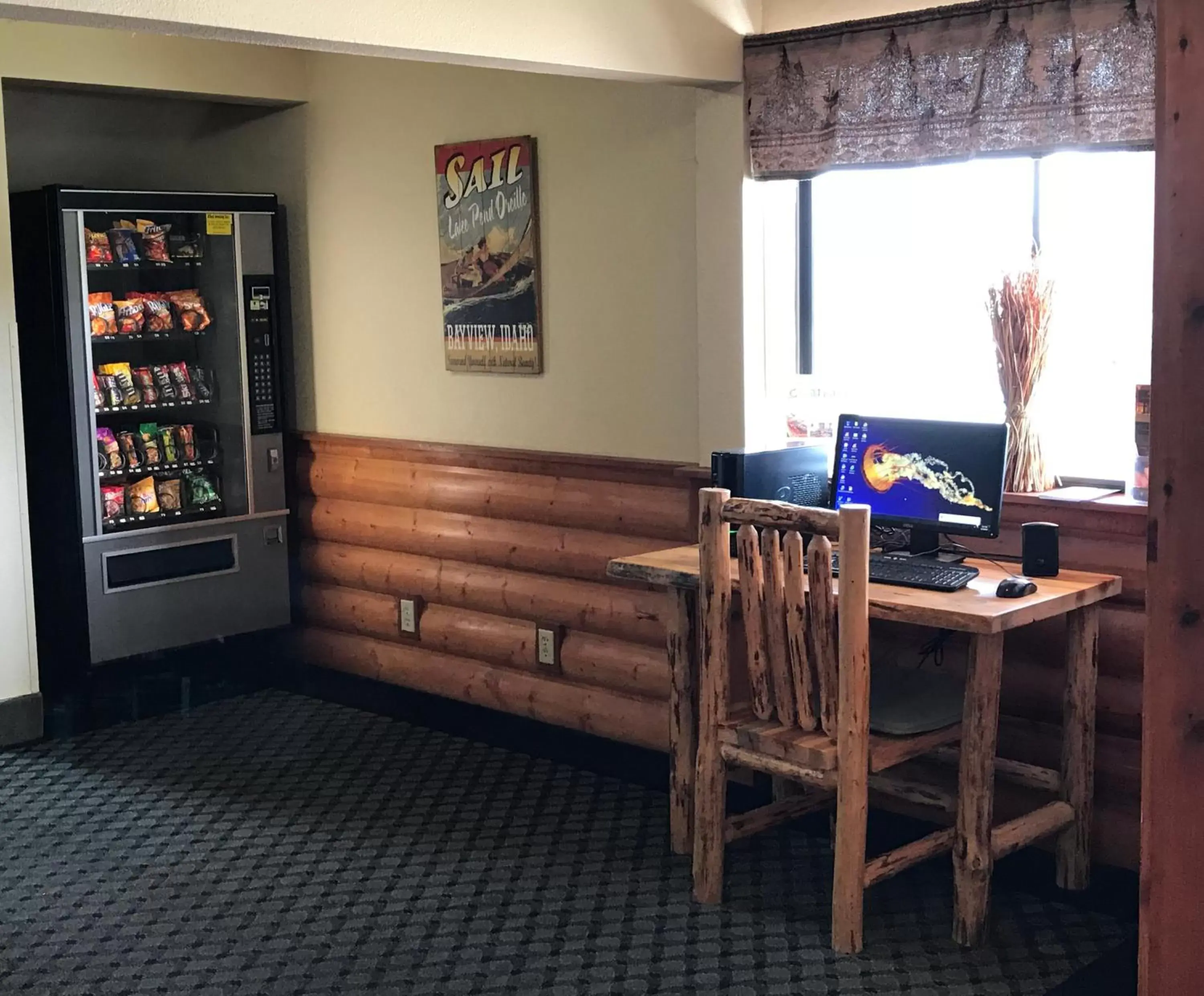 Food and drinks in FairBridge Inn and Suites Sandpoint