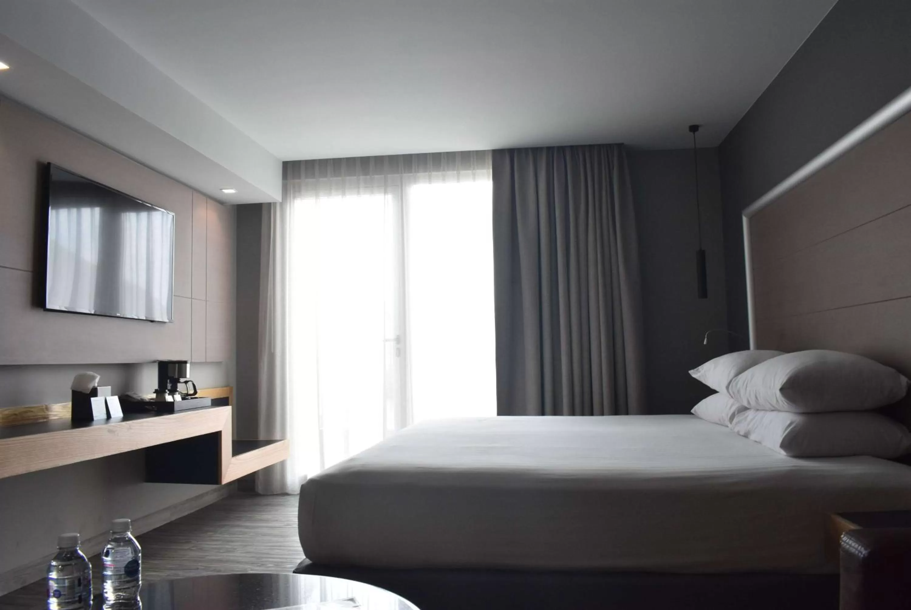 Photo of the whole room, Bed in Ramada by Wyndham Mexico City Santa Fe