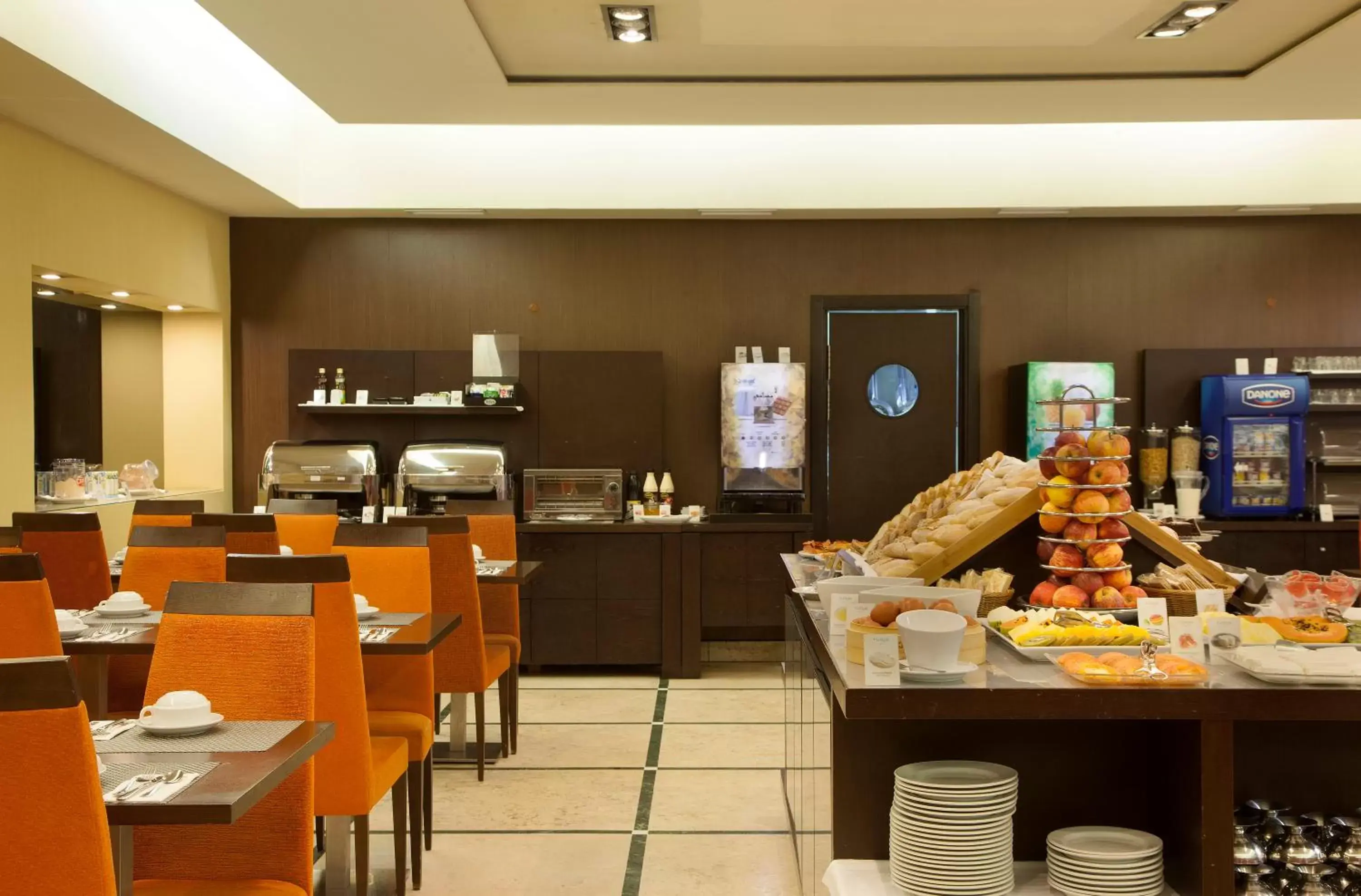Restaurant/Places to Eat in TURIM Iberia Hotel