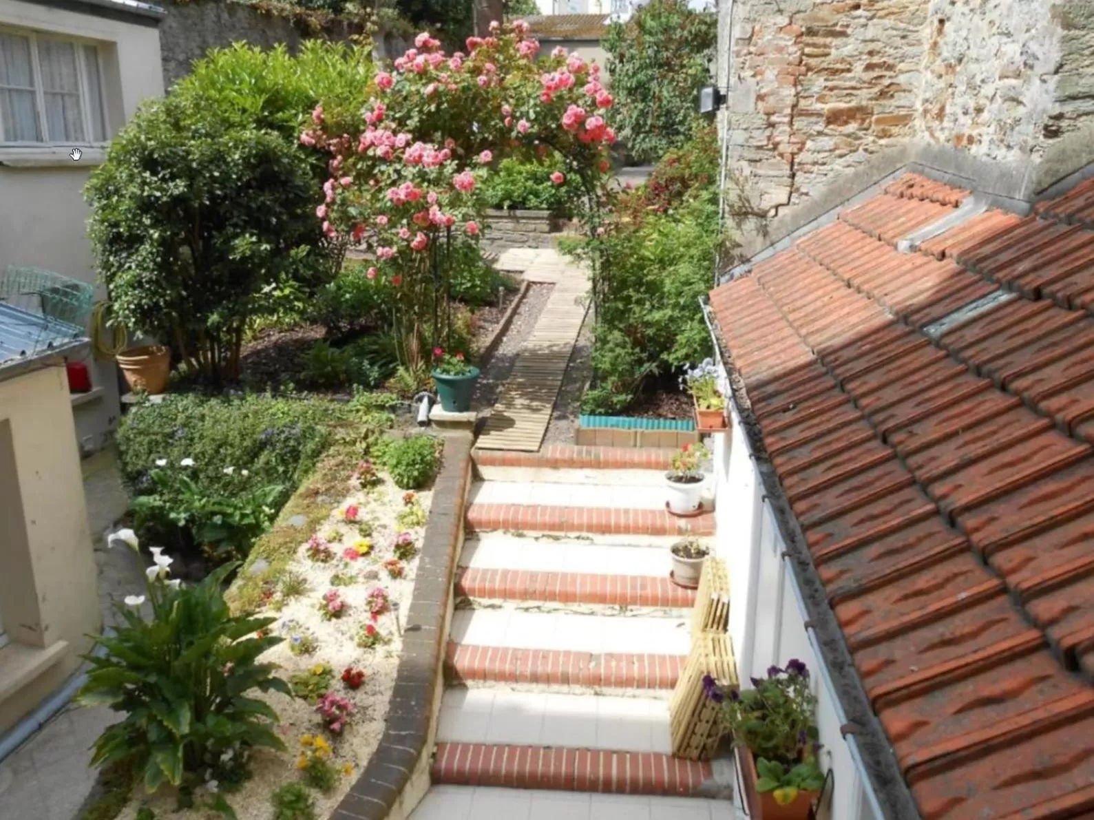 Property building in Hôtel Les Quais