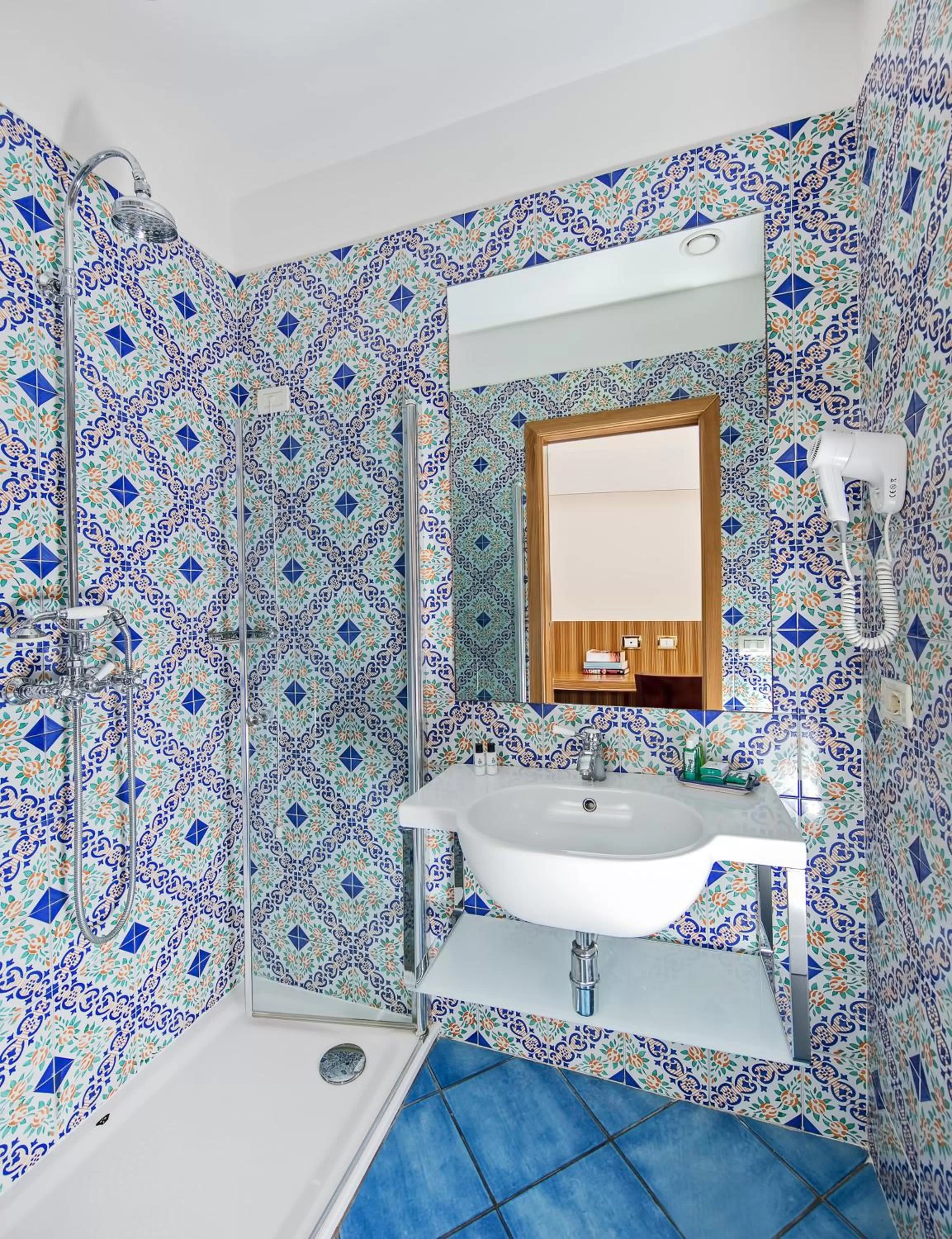 Bathroom in Grand Hotel Due Golfi