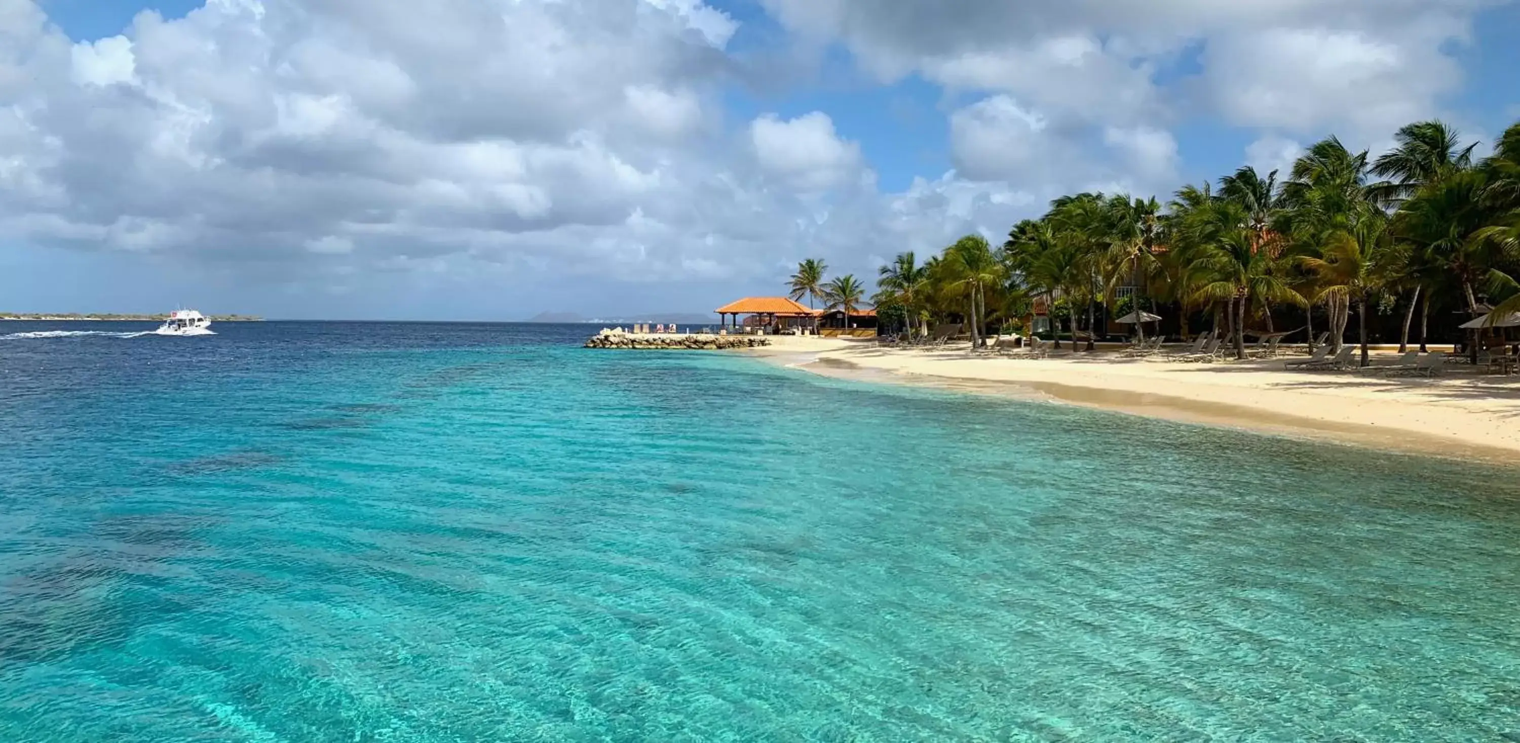 Beach in Harbour Village Beach Club