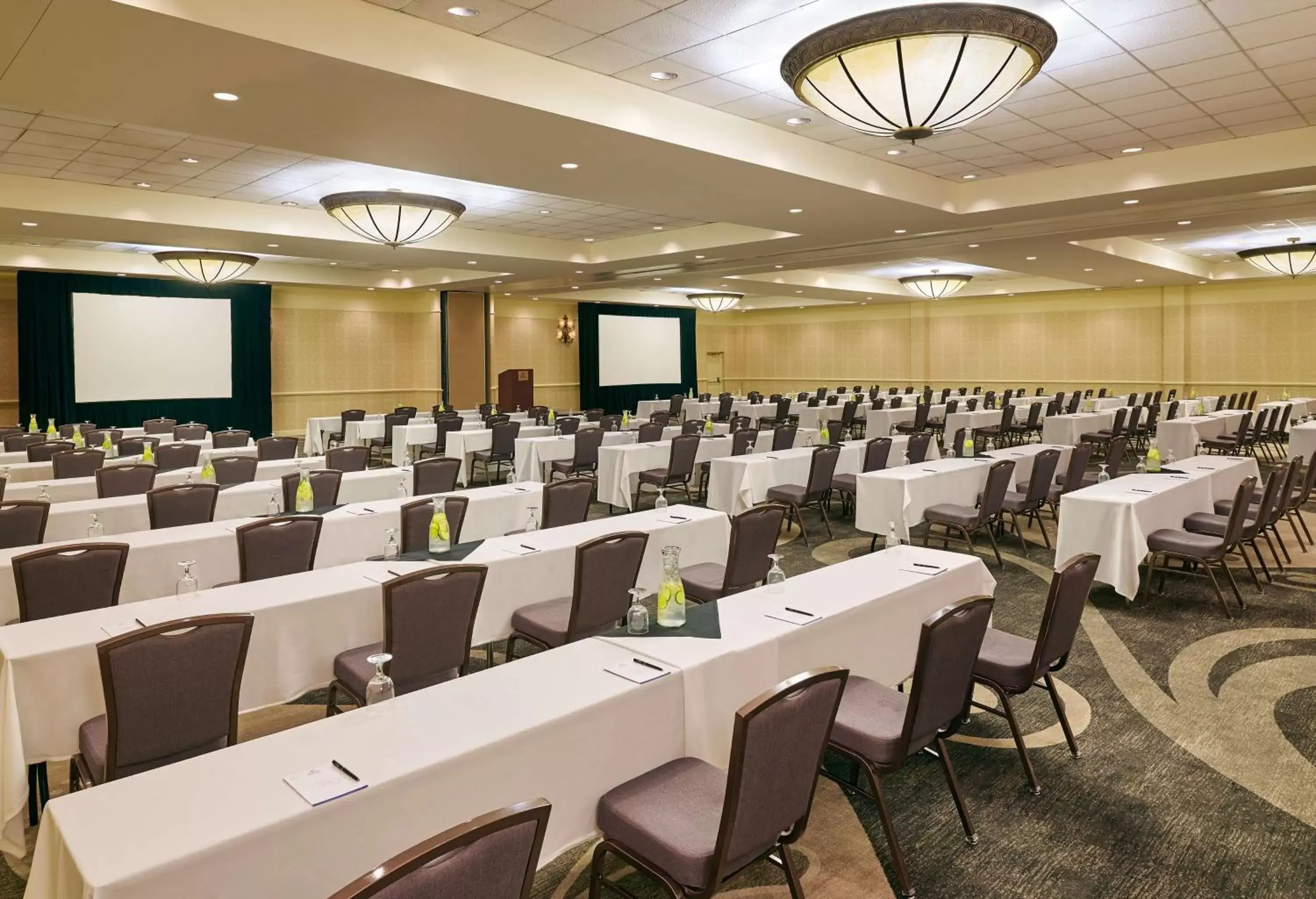 Meeting/conference room in Hilton Kansas City Airport