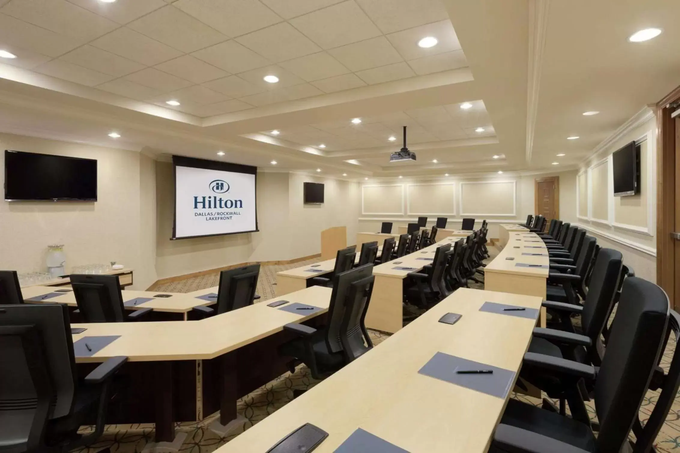 Meeting/conference room in Hilton Dallas/Rockwall Lakefront Hotel