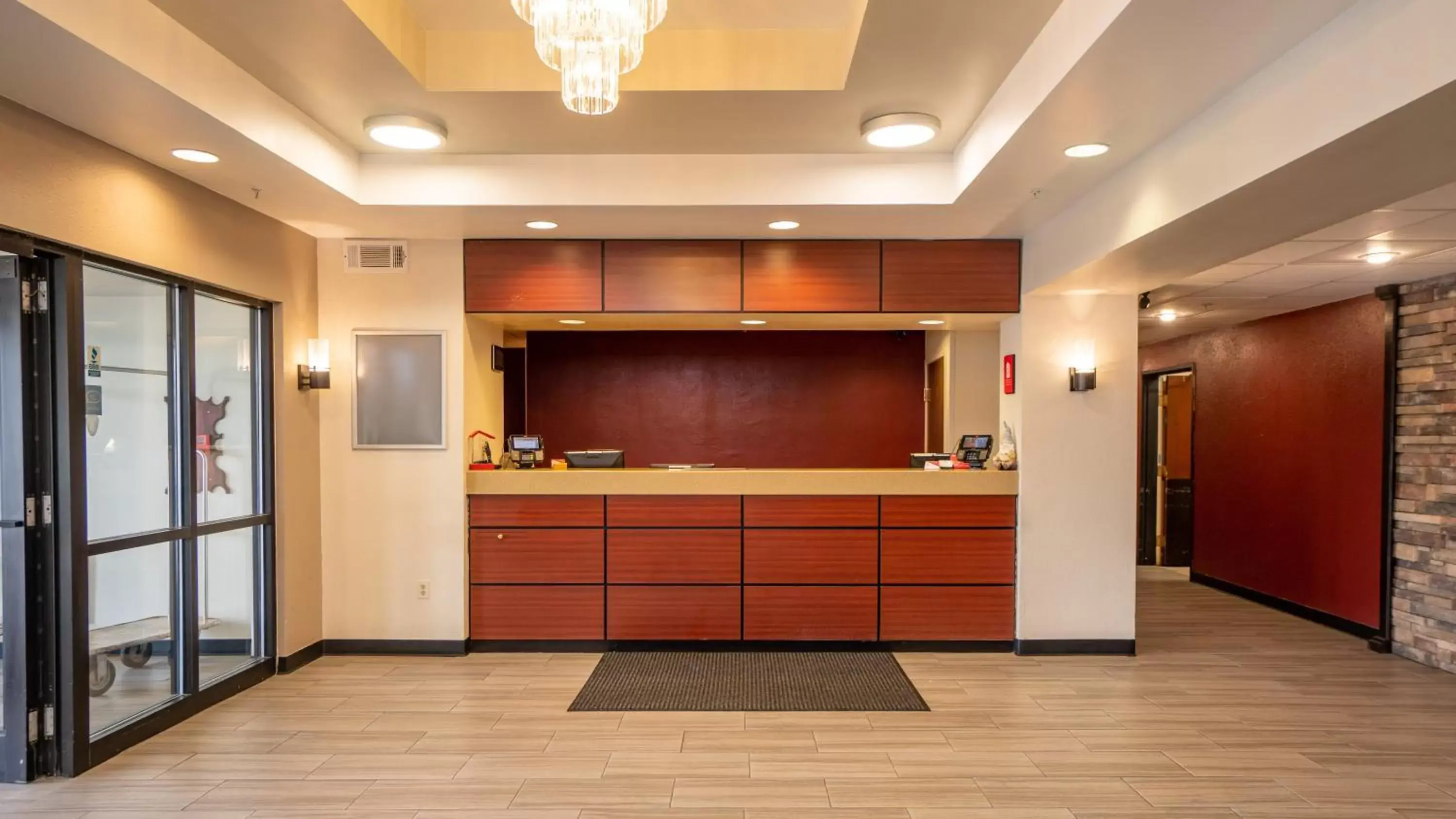 Lobby or reception, Lobby/Reception in Red Roof Inn & Suites Indianapolis Airport