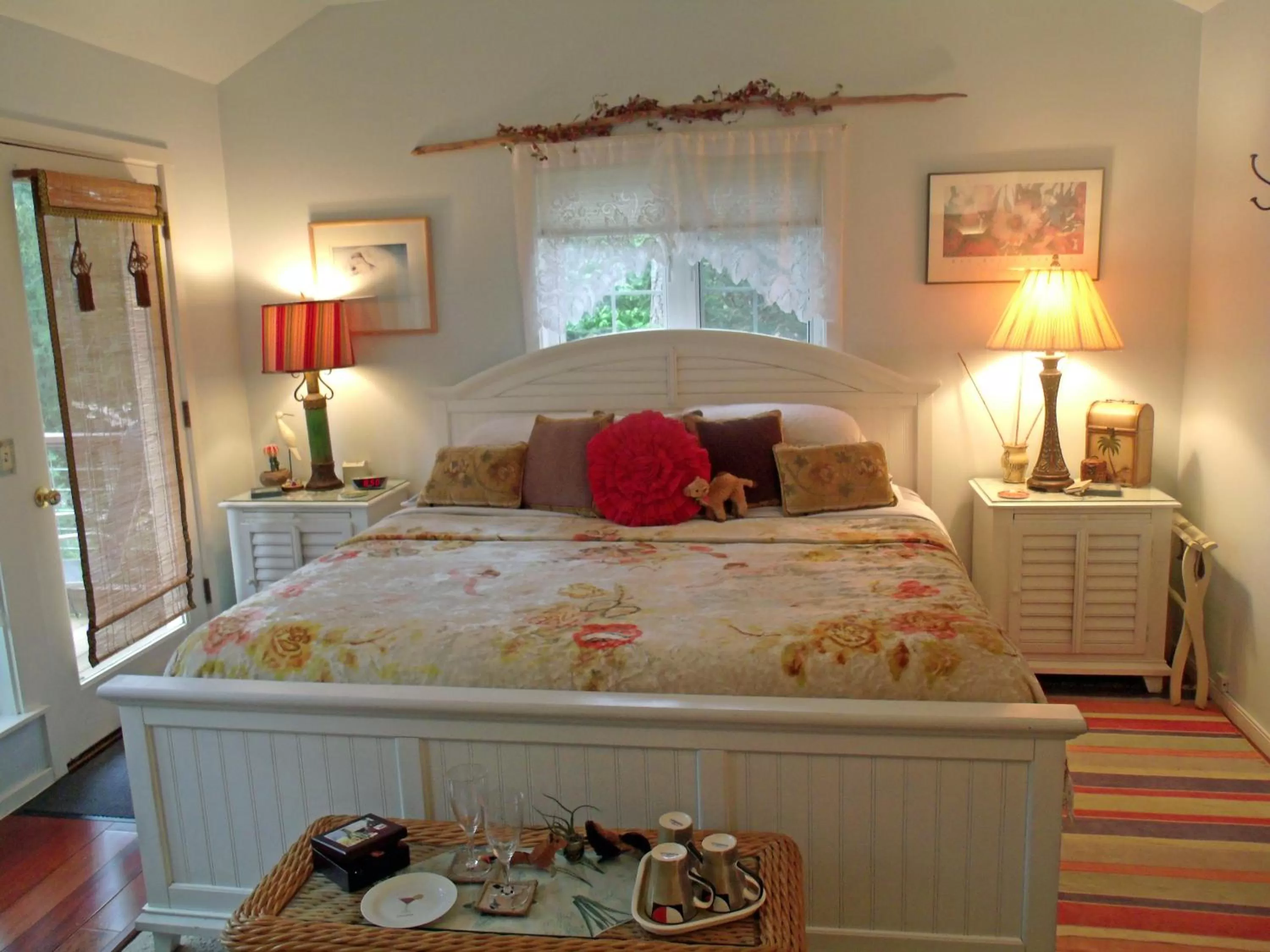 Bedroom, Bed in Inn to the Woods