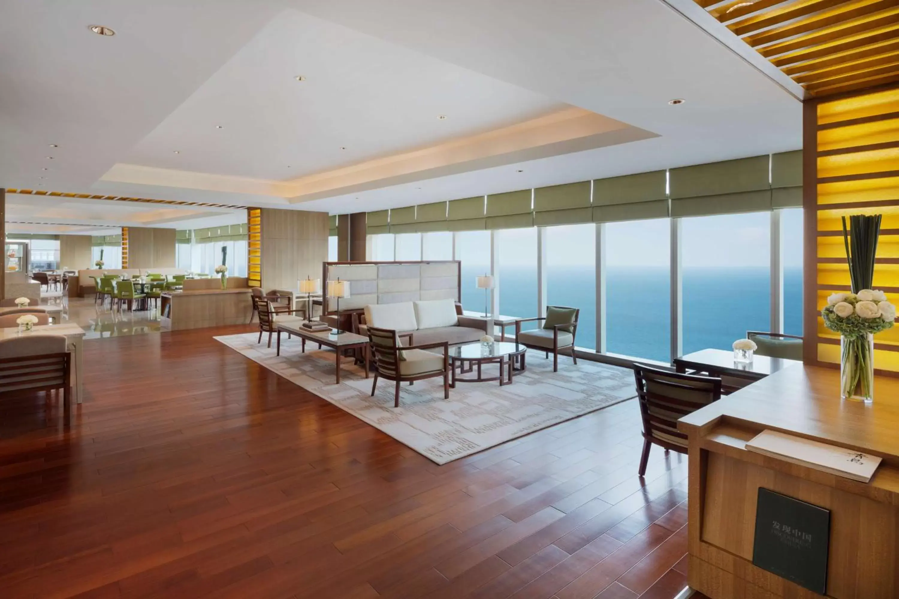 Lounge or bar, Restaurant/Places to Eat in Hyatt Regency Qingdao - Stone old beach - Exhibition Center