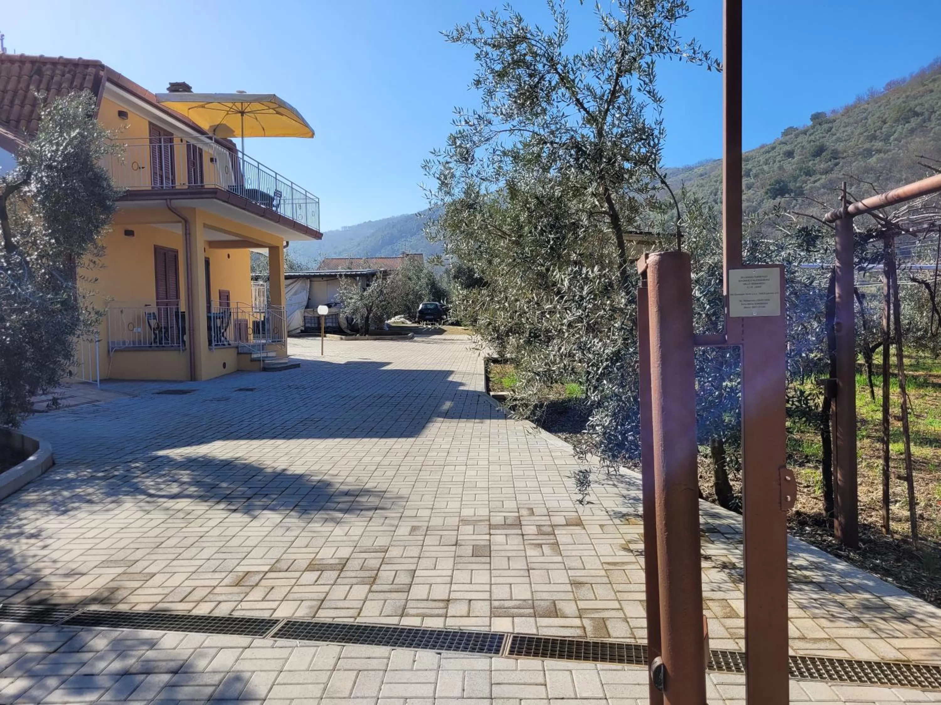 Alloggio turistico Magnifico Alessandro Valle Bernardo 04025 Lenola nei pressi di Fondi LT