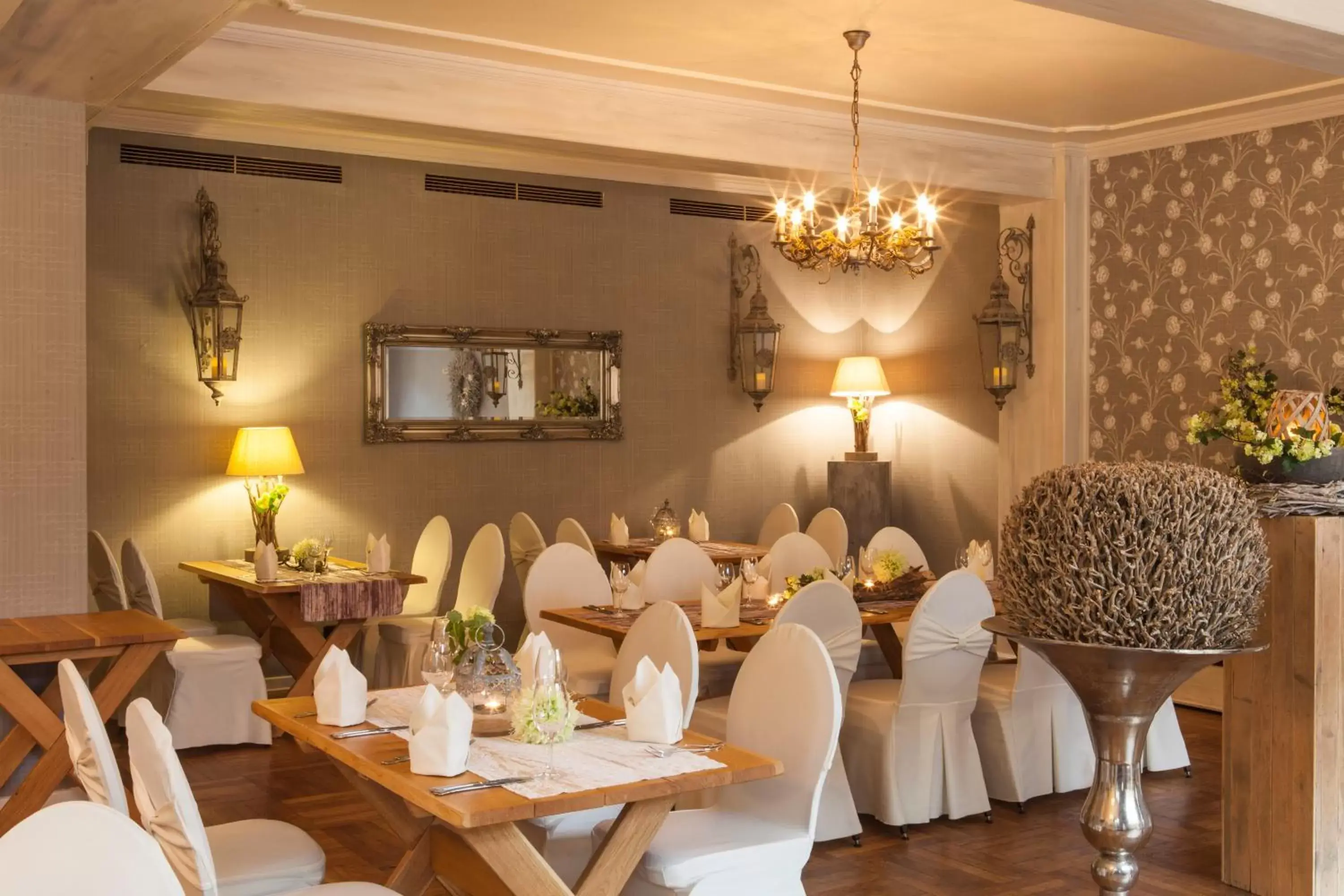 Banquet/Function facilities, Restaurant/Places to Eat in Hotel Backenköhler