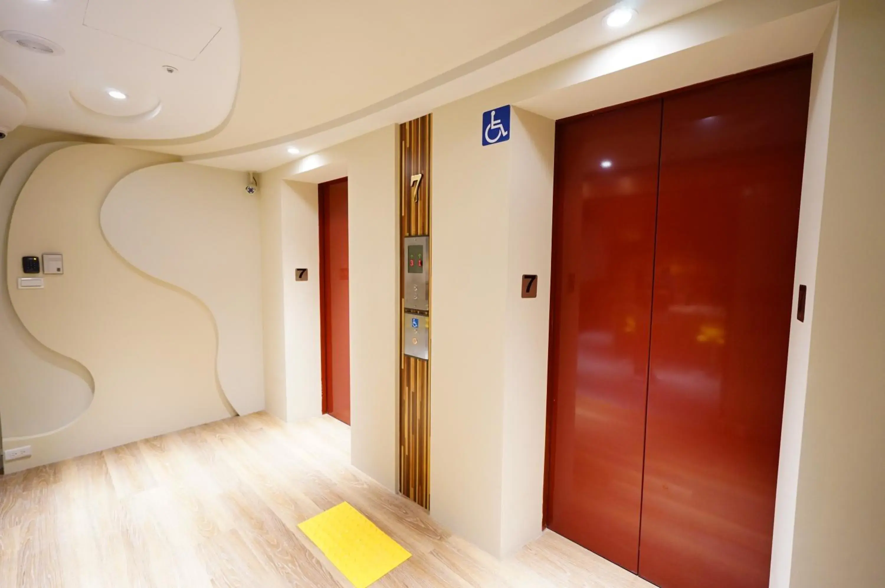 Lobby or reception, Bathroom in Cavemen Hostel Taipei Station Youth Branch