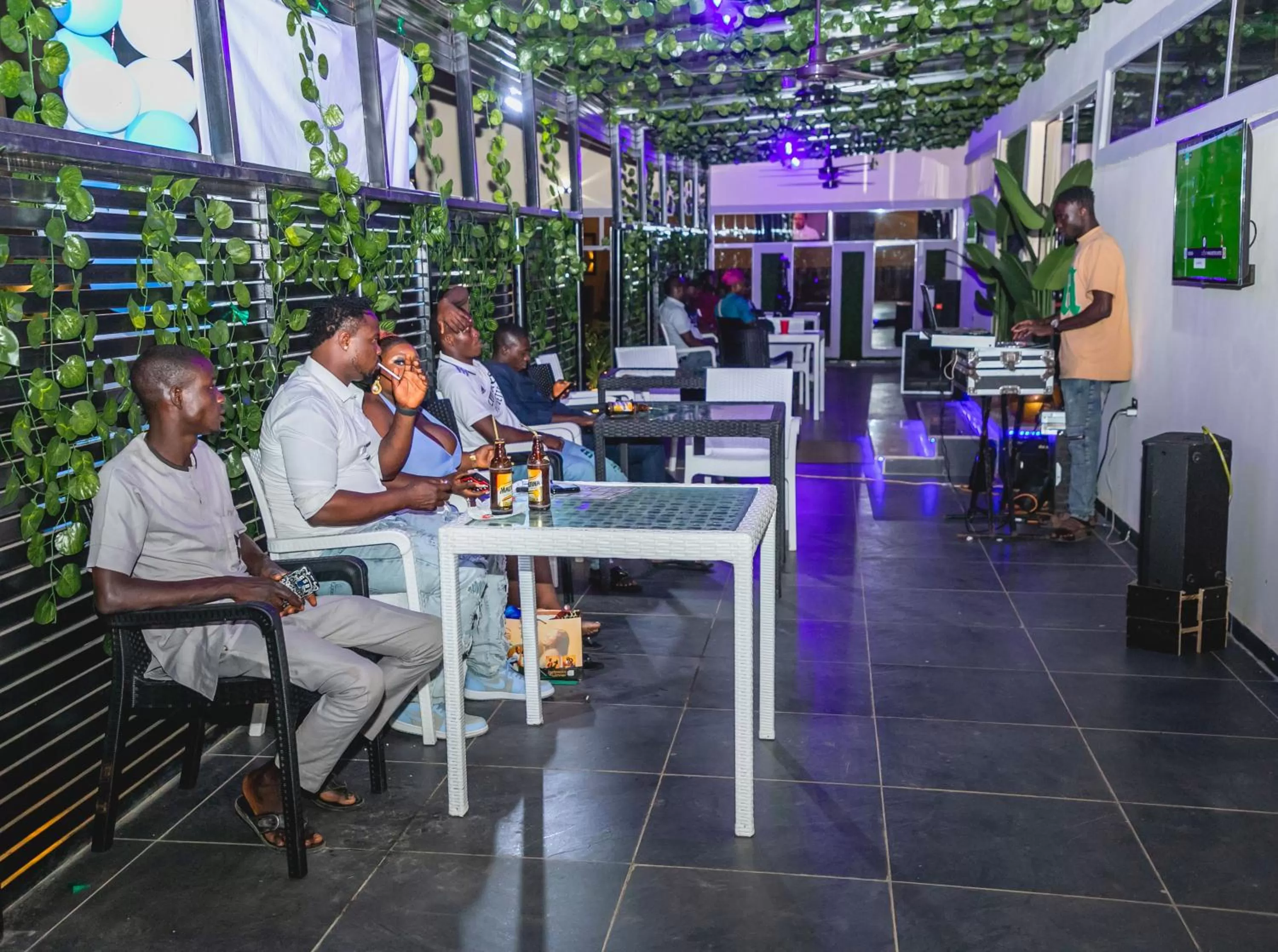 Evening entertainment, Restaurant/Places to Eat in Beniks courtyard Hotel