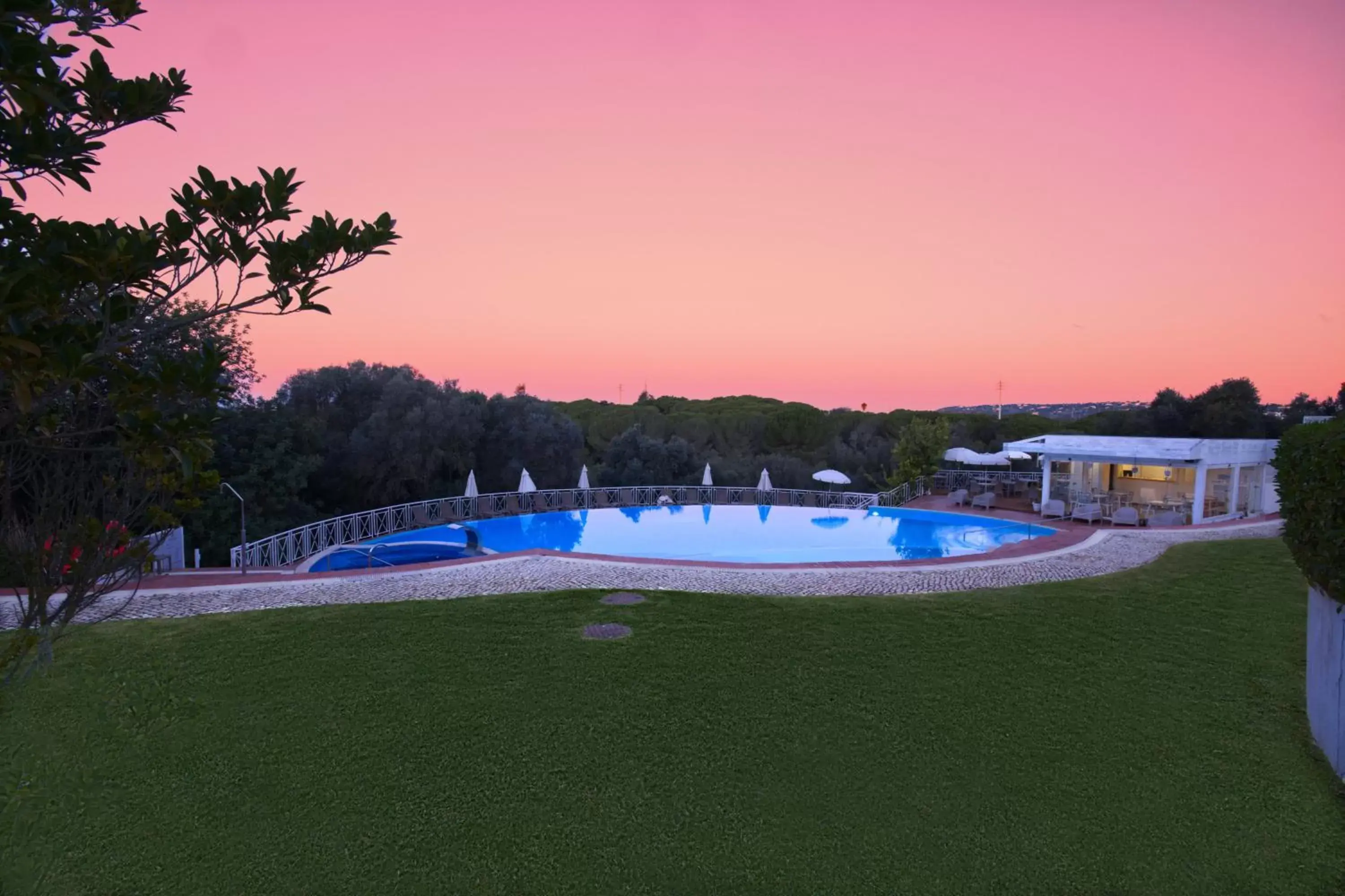 Sunset, Swimming Pool in Cegonha Country Club