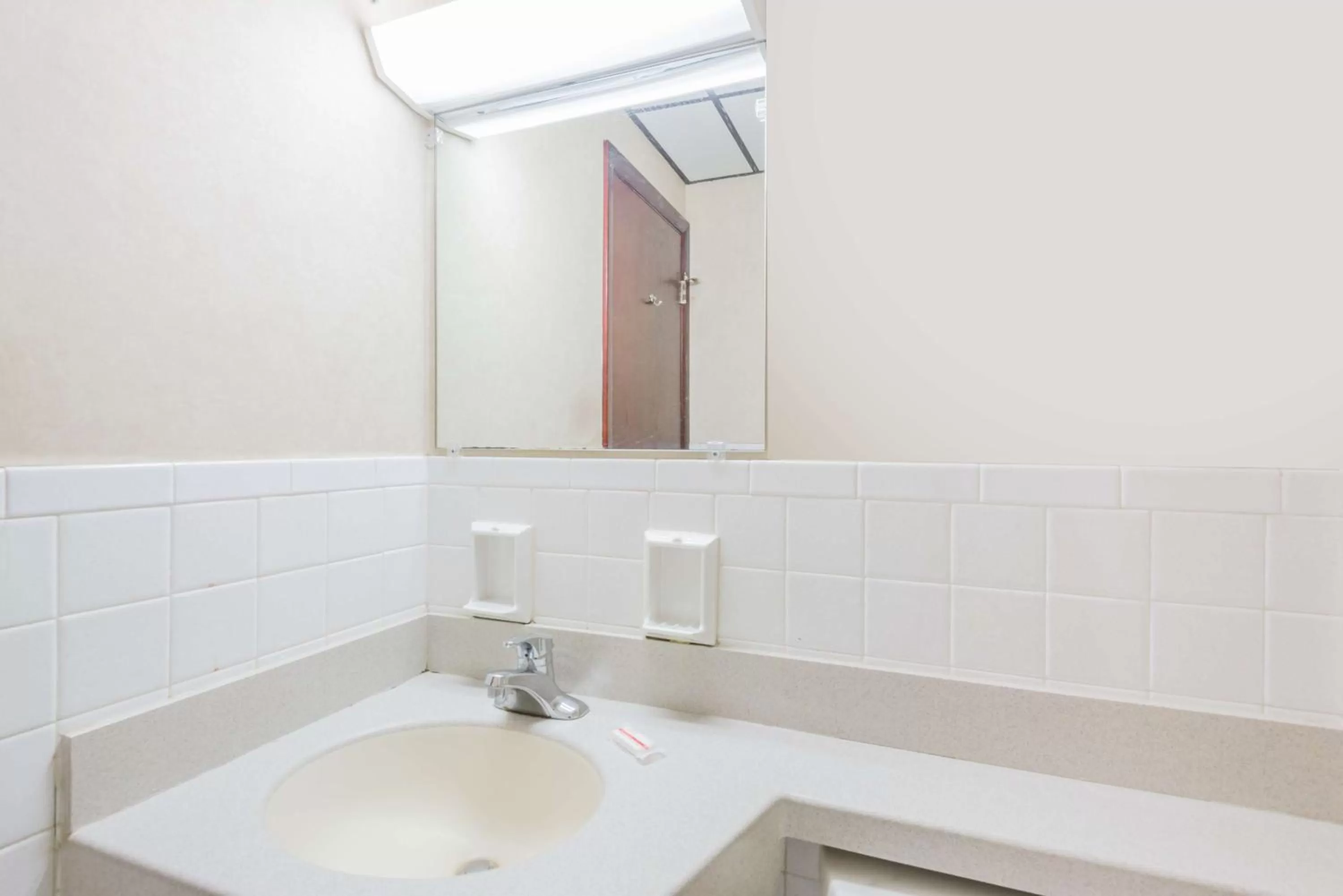 Photo of the whole room in Days Inn by Wyndham Pittsburgh