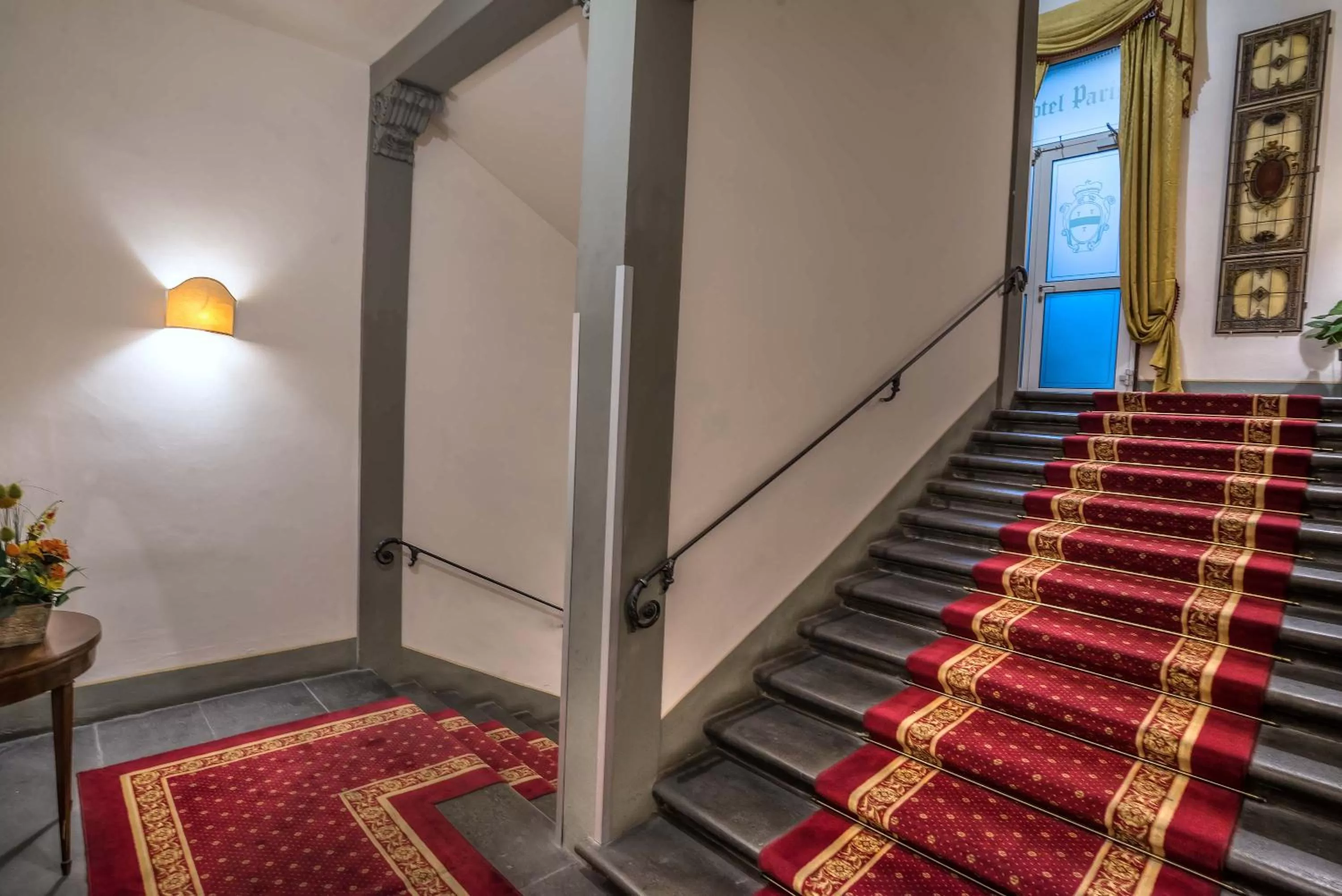 Area and facilities in Hotel Paris