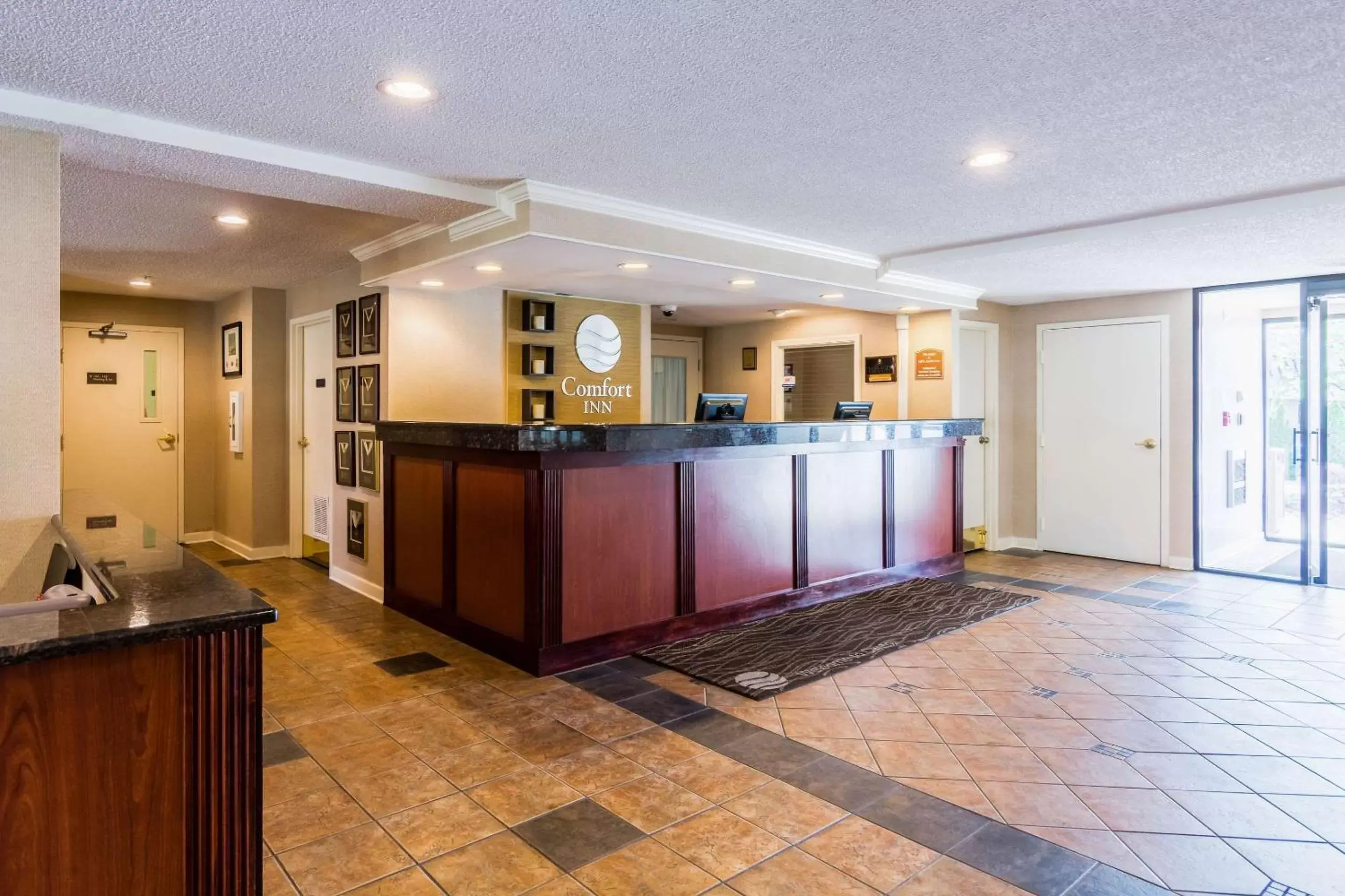 Lobby or reception in Comfort Inn at Joint Base Andrews Lobby or reception in Comfort Inn at Joint Base Andrews