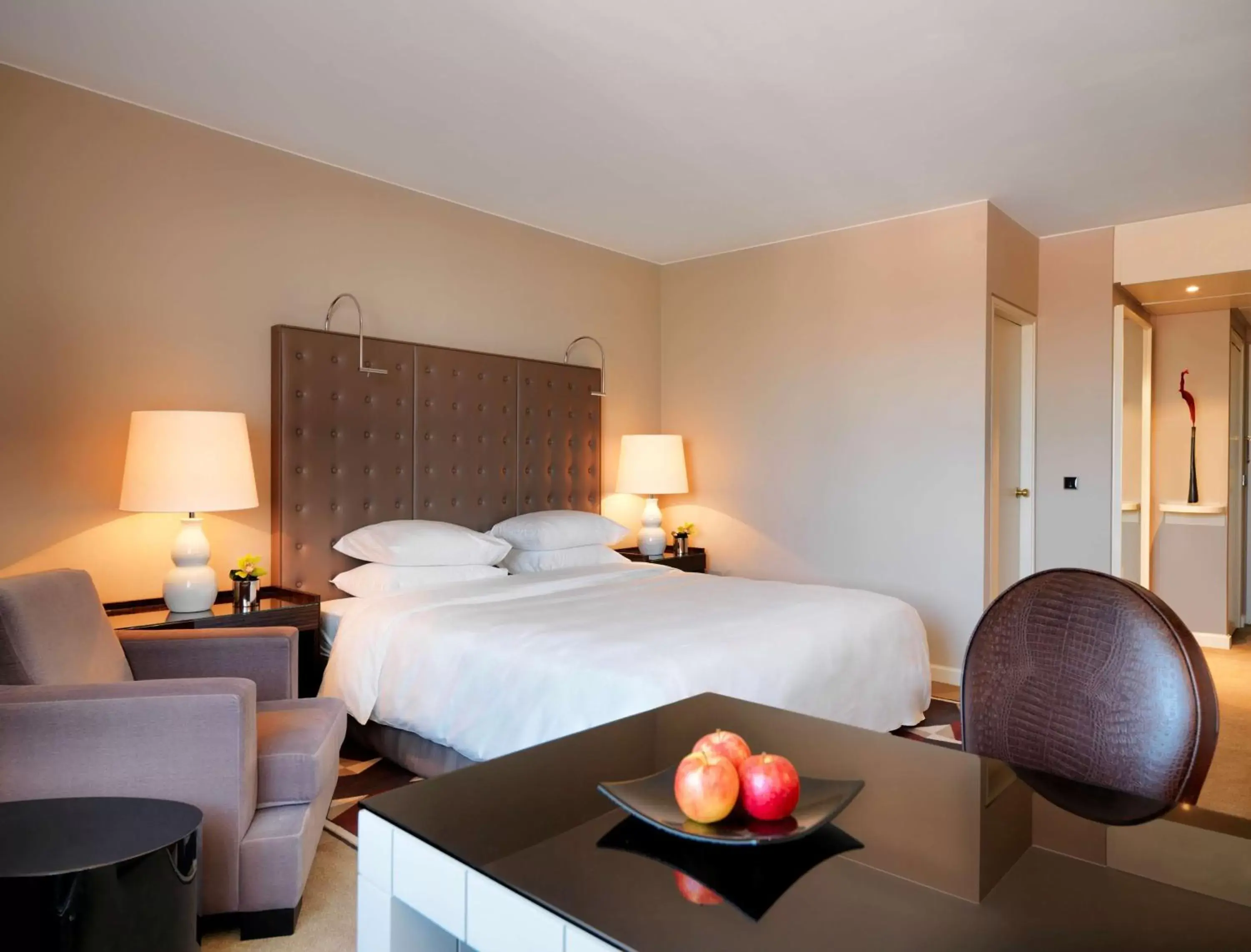 Bedroom, Bed in Hyatt Regency Köln Bedroom, Bed in Hyatt Regency Köln