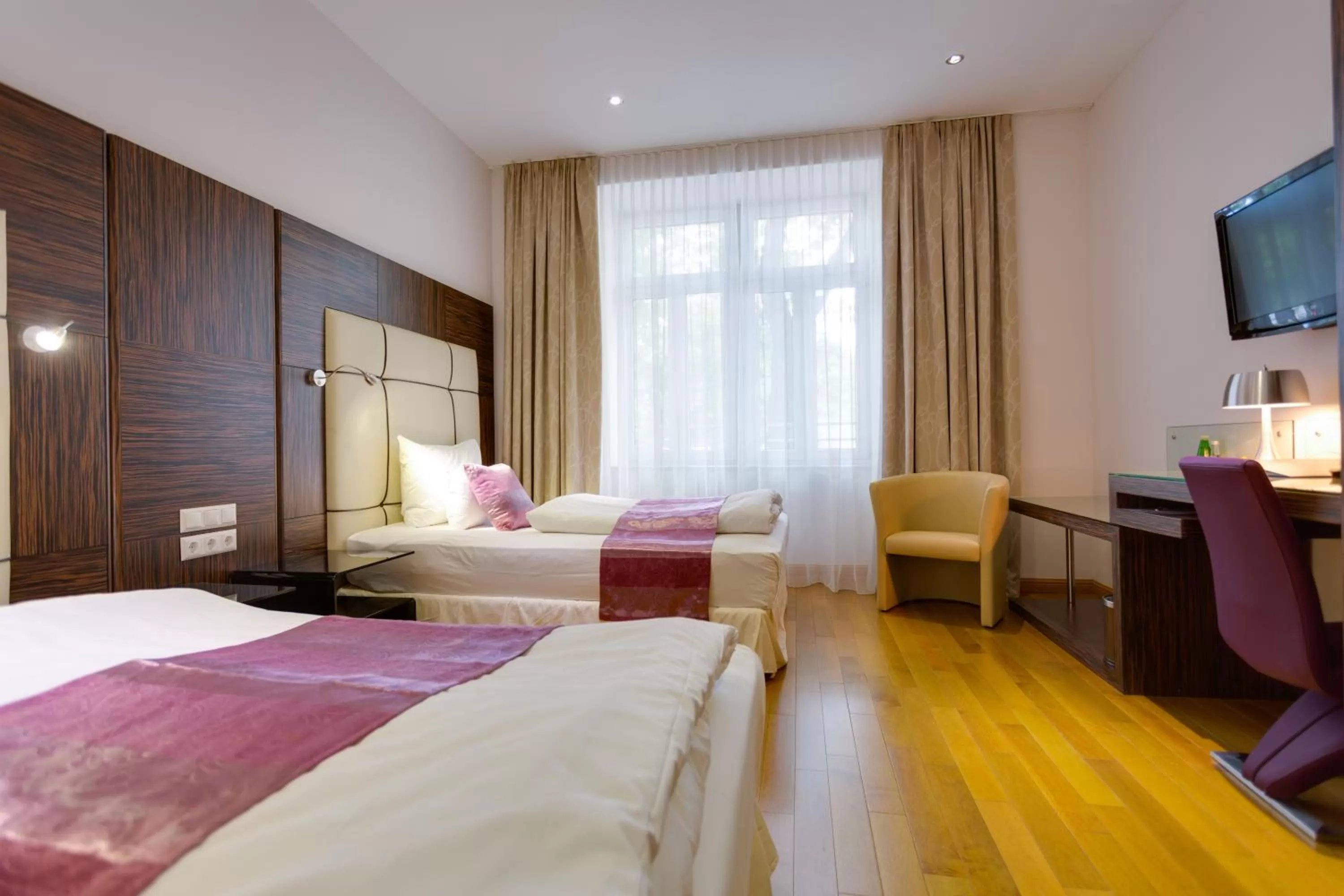 Photo of the whole room, Bed in Best Western Plus Hotel Arcadia