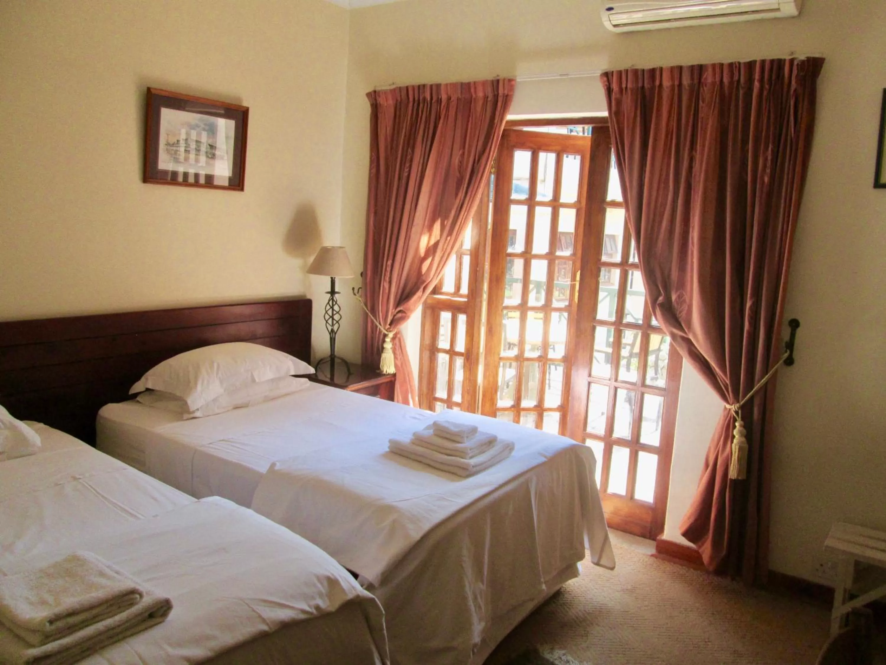 Bedroom, Bed in 12 FLEETWOOD