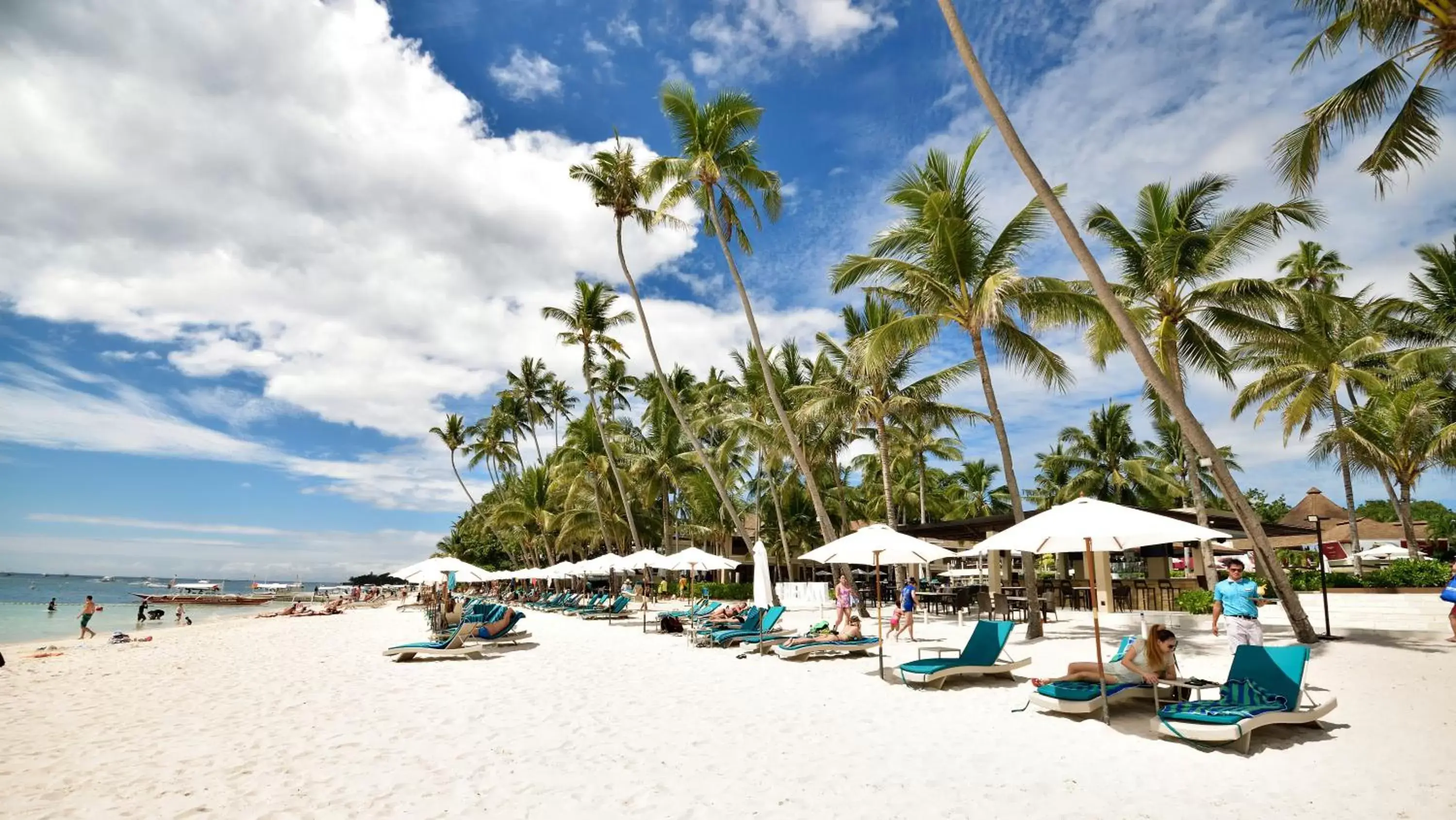 Beach in Henann Resort Alona Beach