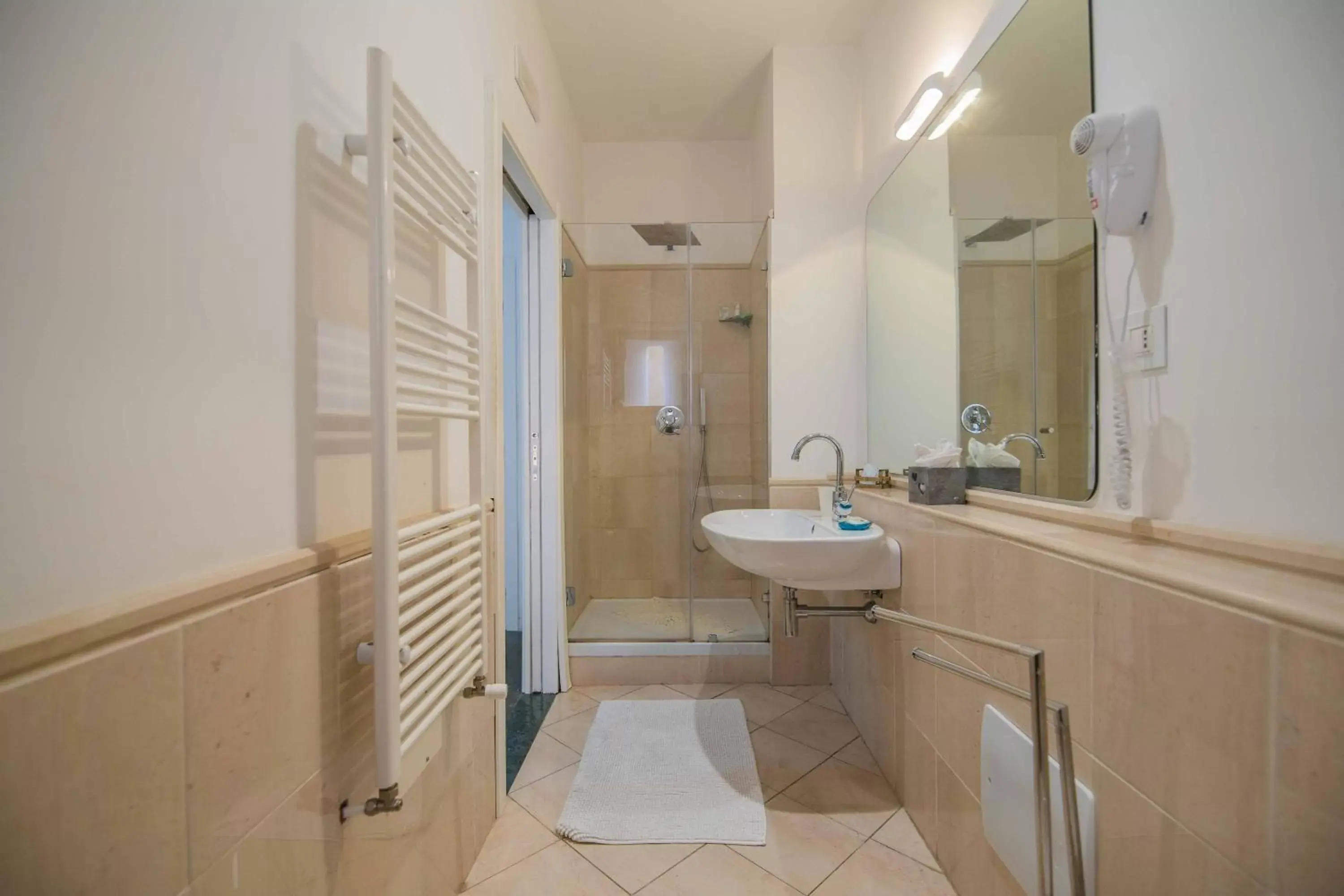 Shower, Bathroom in Bed&Breakfast Salerno