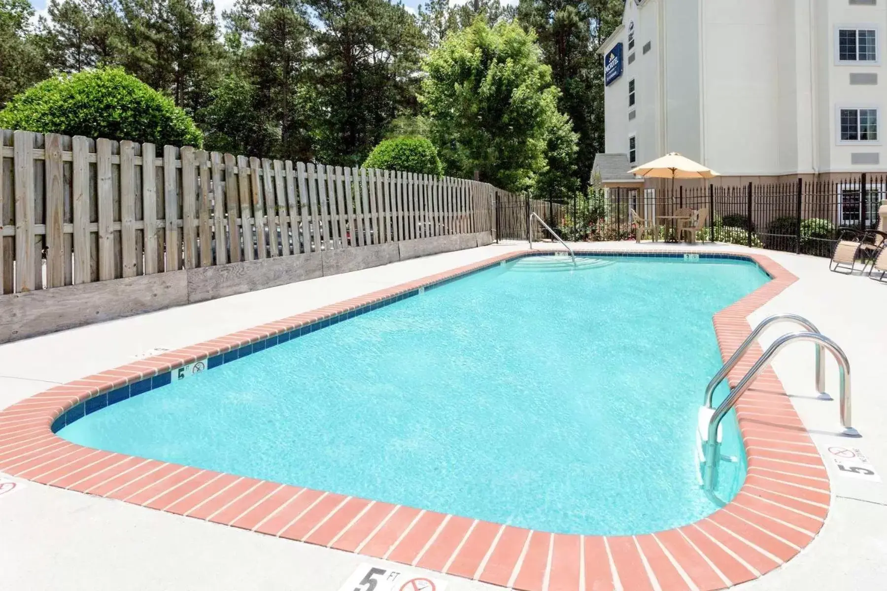 Swimming pool in Microtel Inn & Suites by Wyndham Bremen Swimming pool in Microtel Inn & Suites by Wyndham Bremen