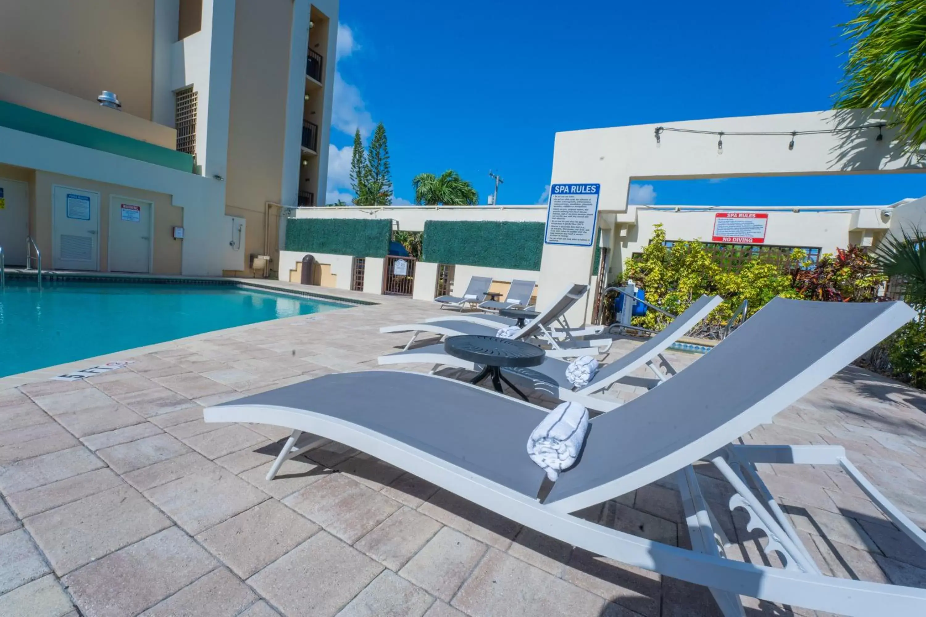 Swimming Pool in Boca Plaza