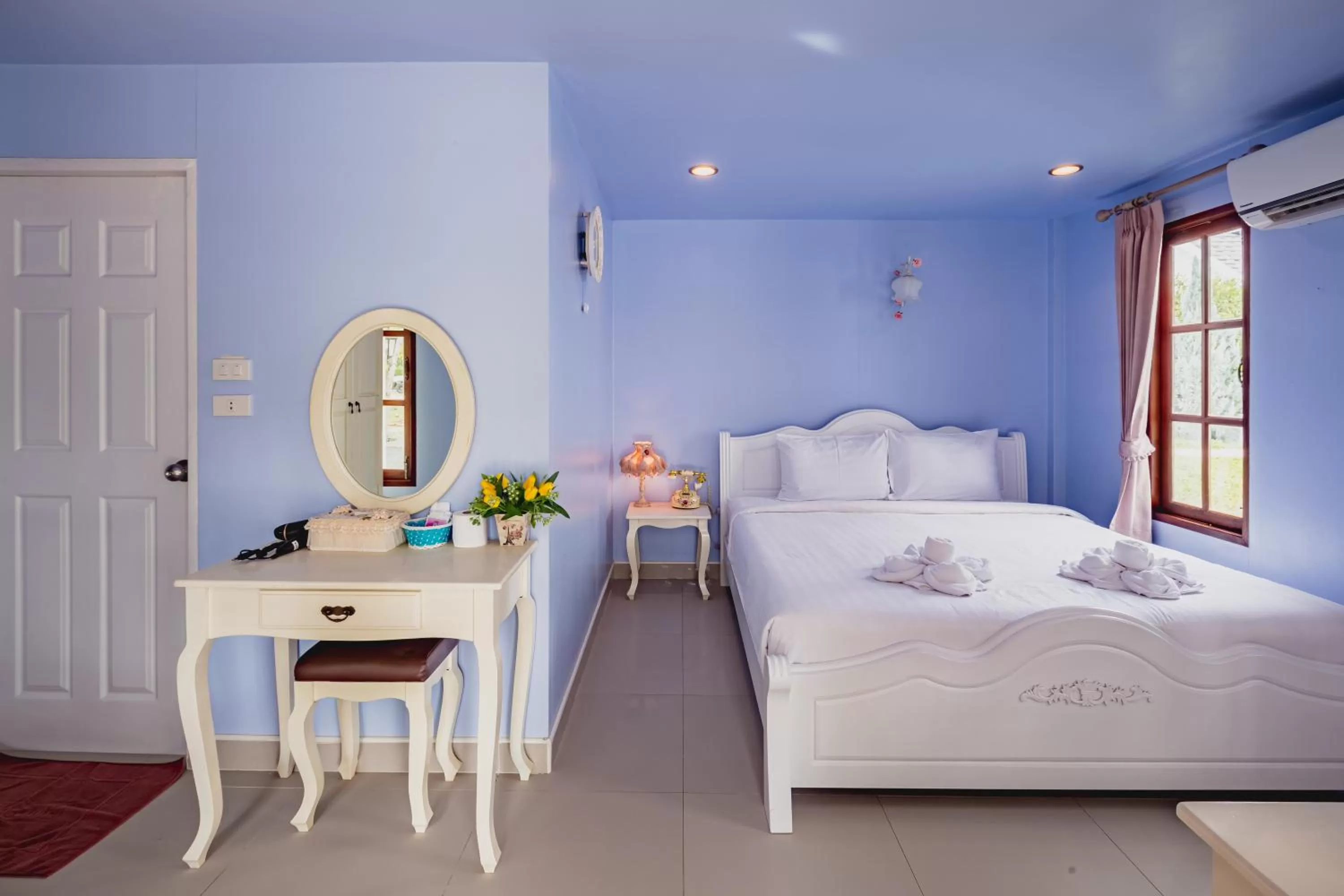 Bed in Sakarin Valley Resort