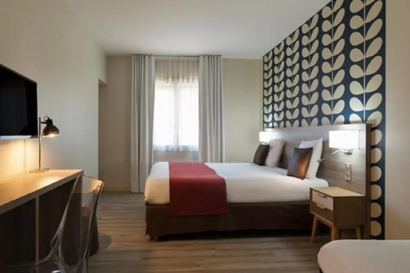 Bed in The Originals City, Hôtel La Saulaie, Saumur Ouest (Inter-Hotel)