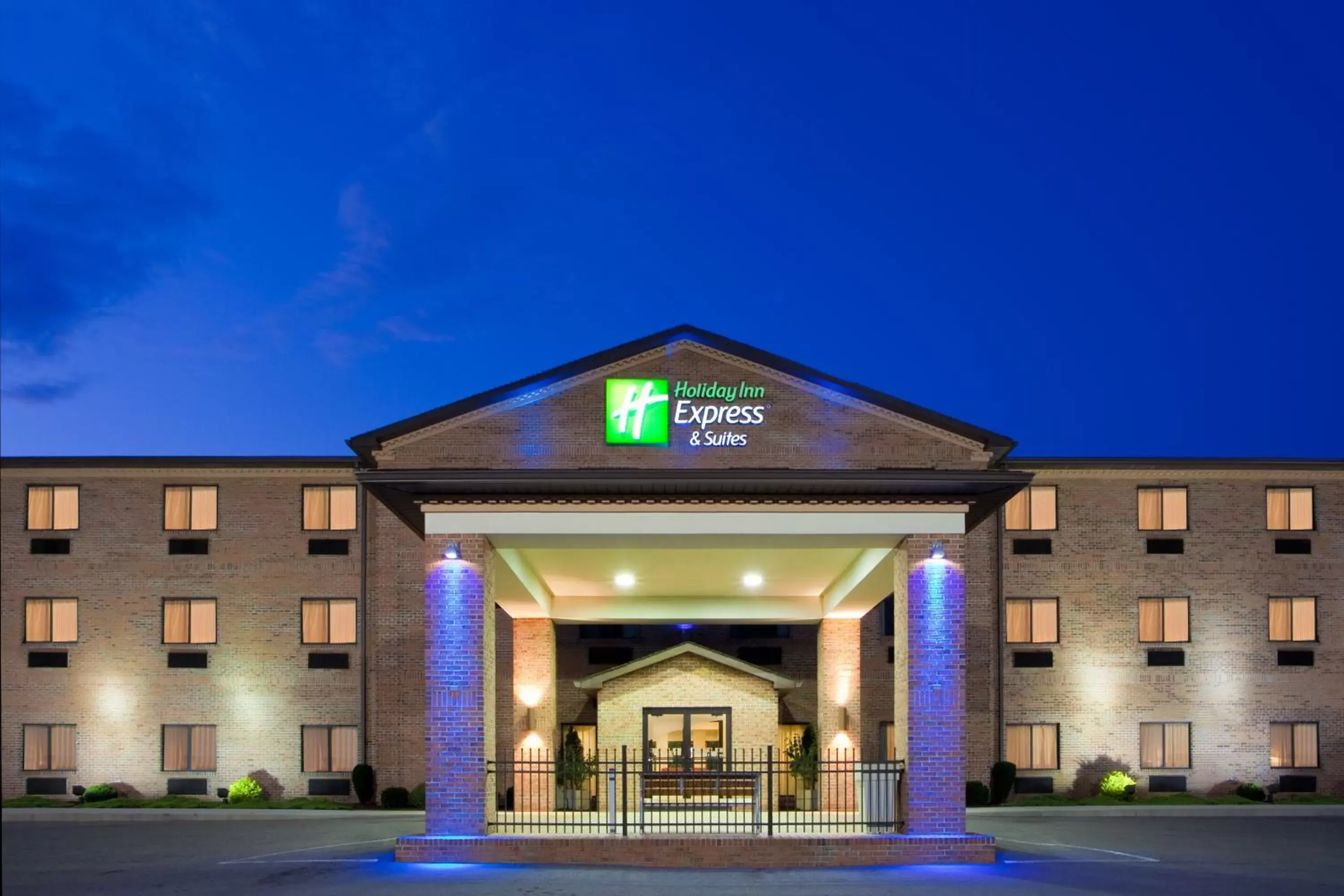 Property Building in Holiday Inn Express Hotel & Suites Elkins, an IHG Hotel