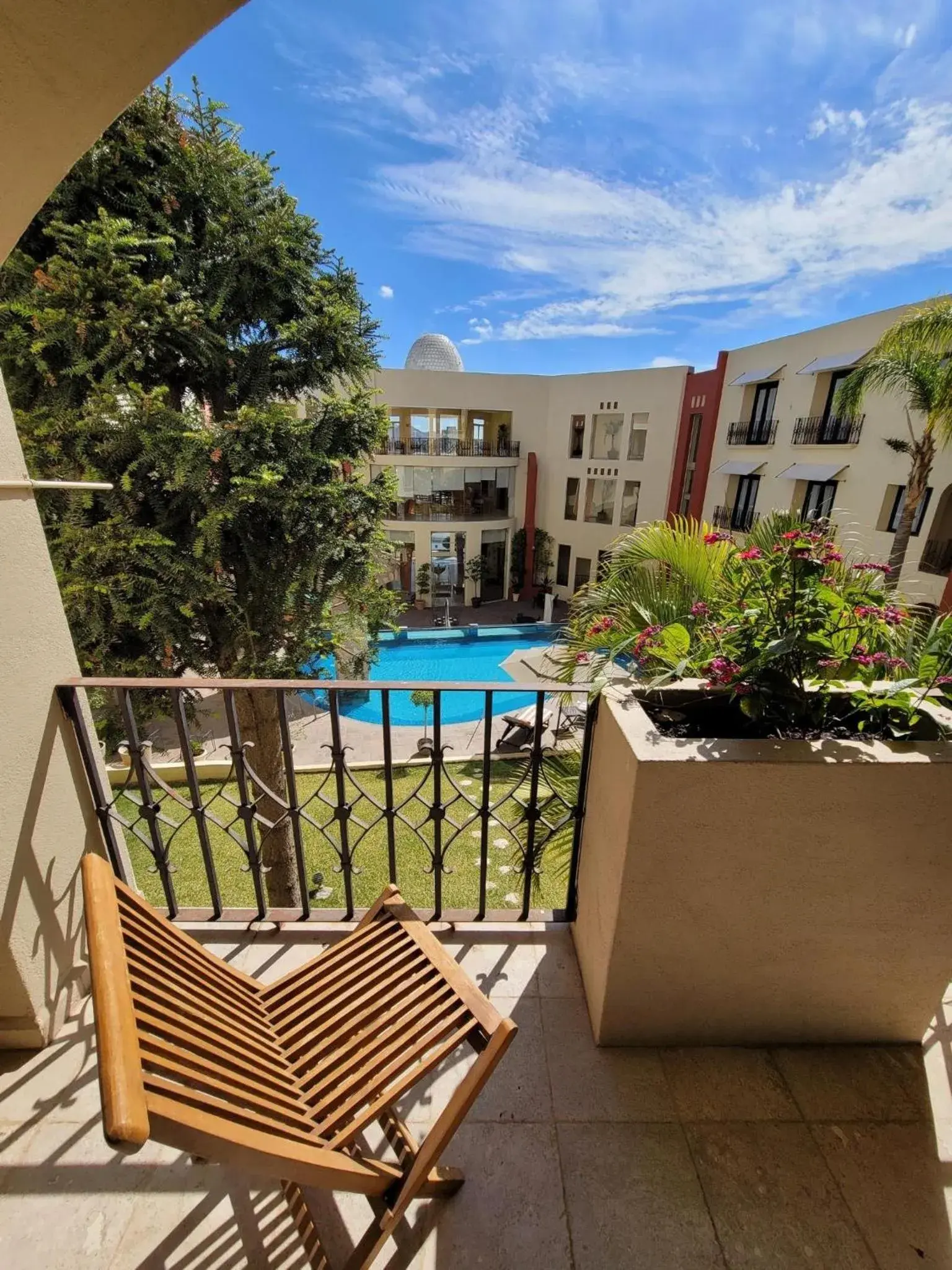 Balcony/Terrace, Pool View in Hotel Quinta las Alondras