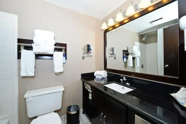 Toilet, Bathroom in Causeway Bay Hotel