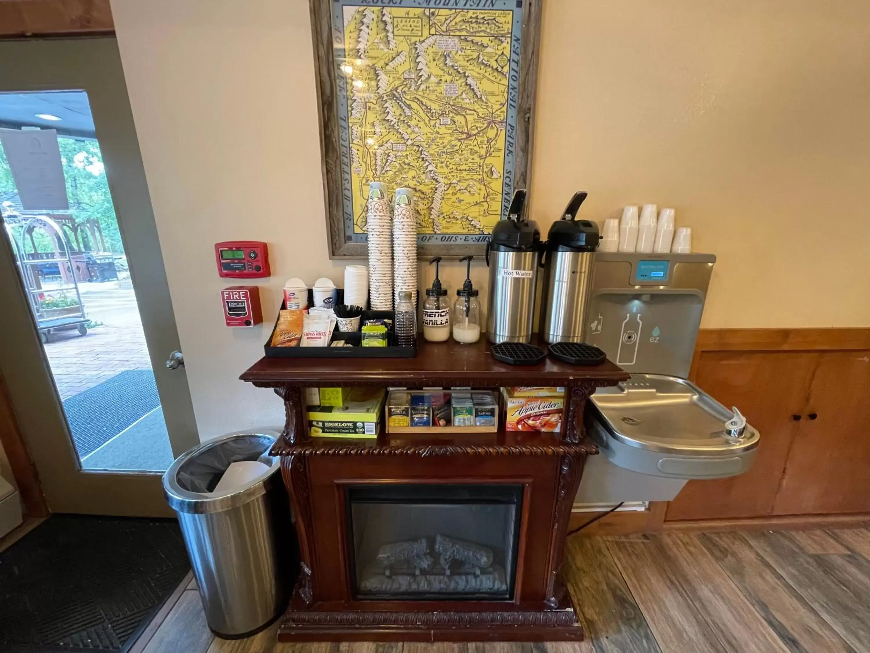 Coffee/tea facilities in Silver Moon Inn