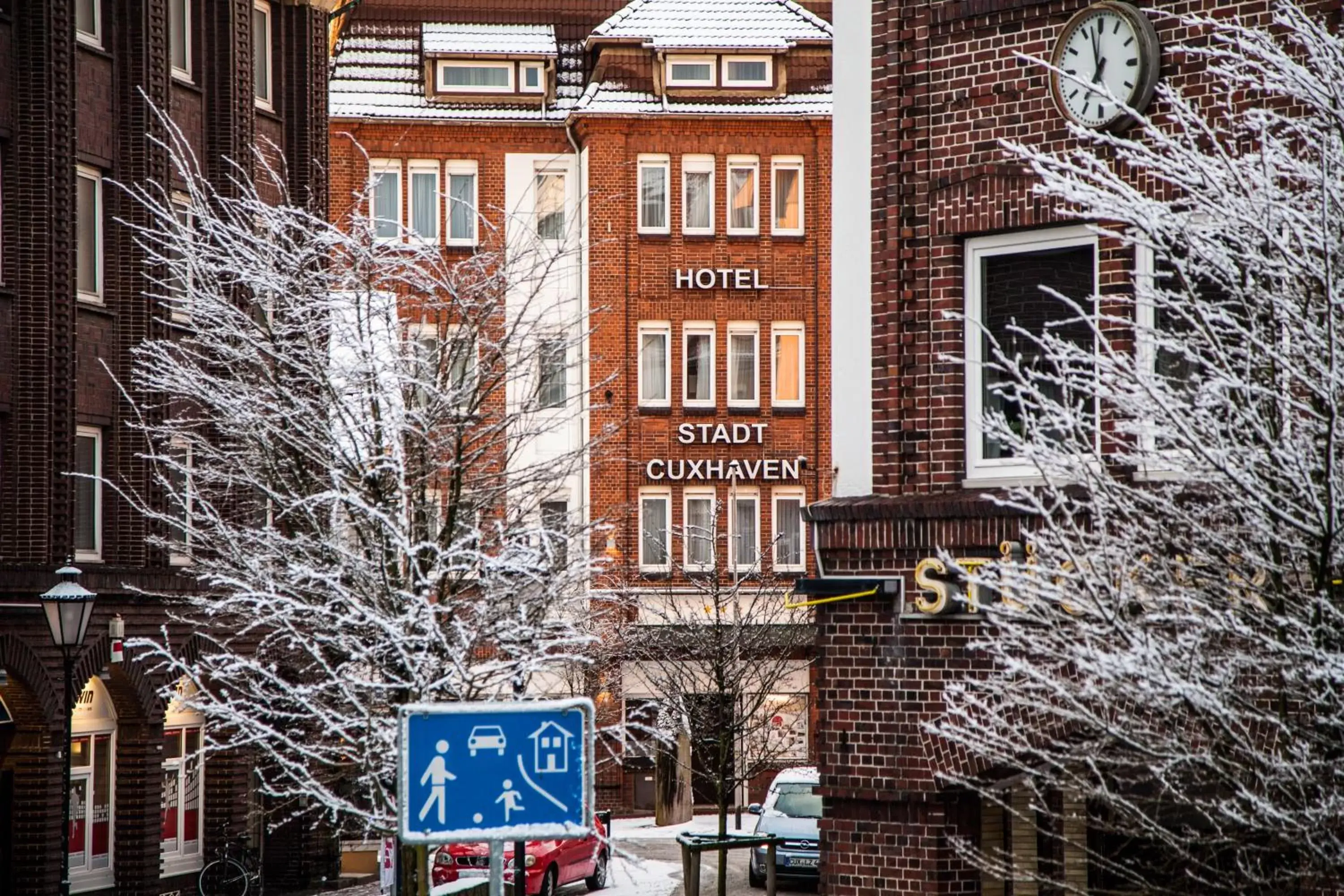 Property building, Winter in Hotel Stadt Cuxhaven