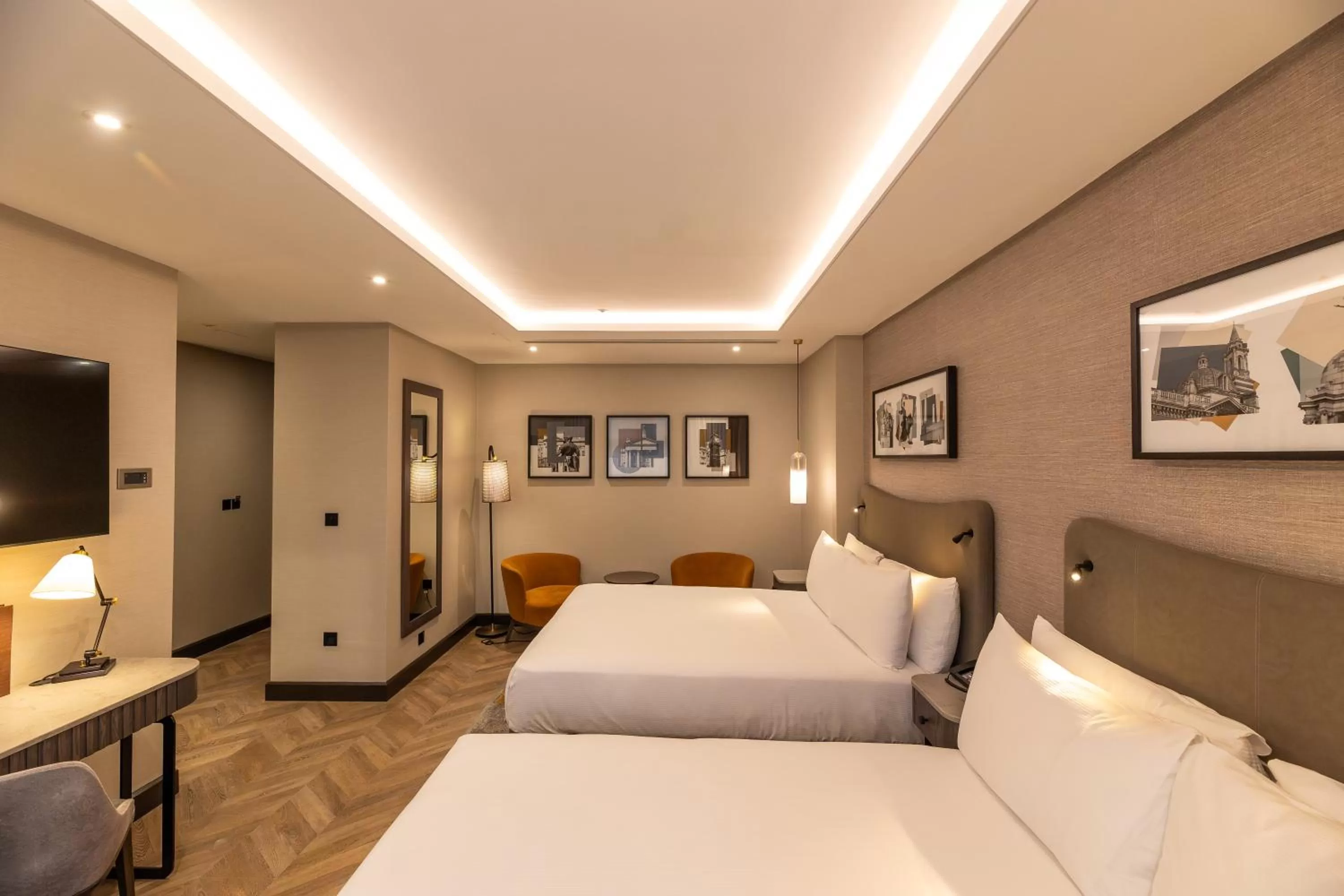 Bedroom, Bed in DoubleTree by Hilton London Victoria