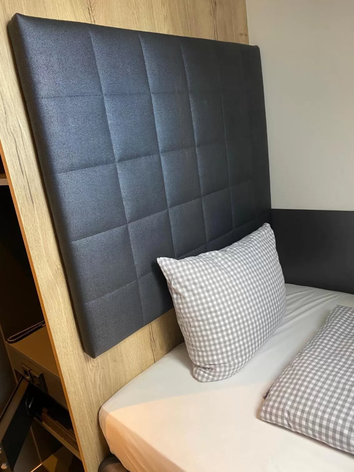 Photo of the whole room, Bed in Munich Deluxe Hotel