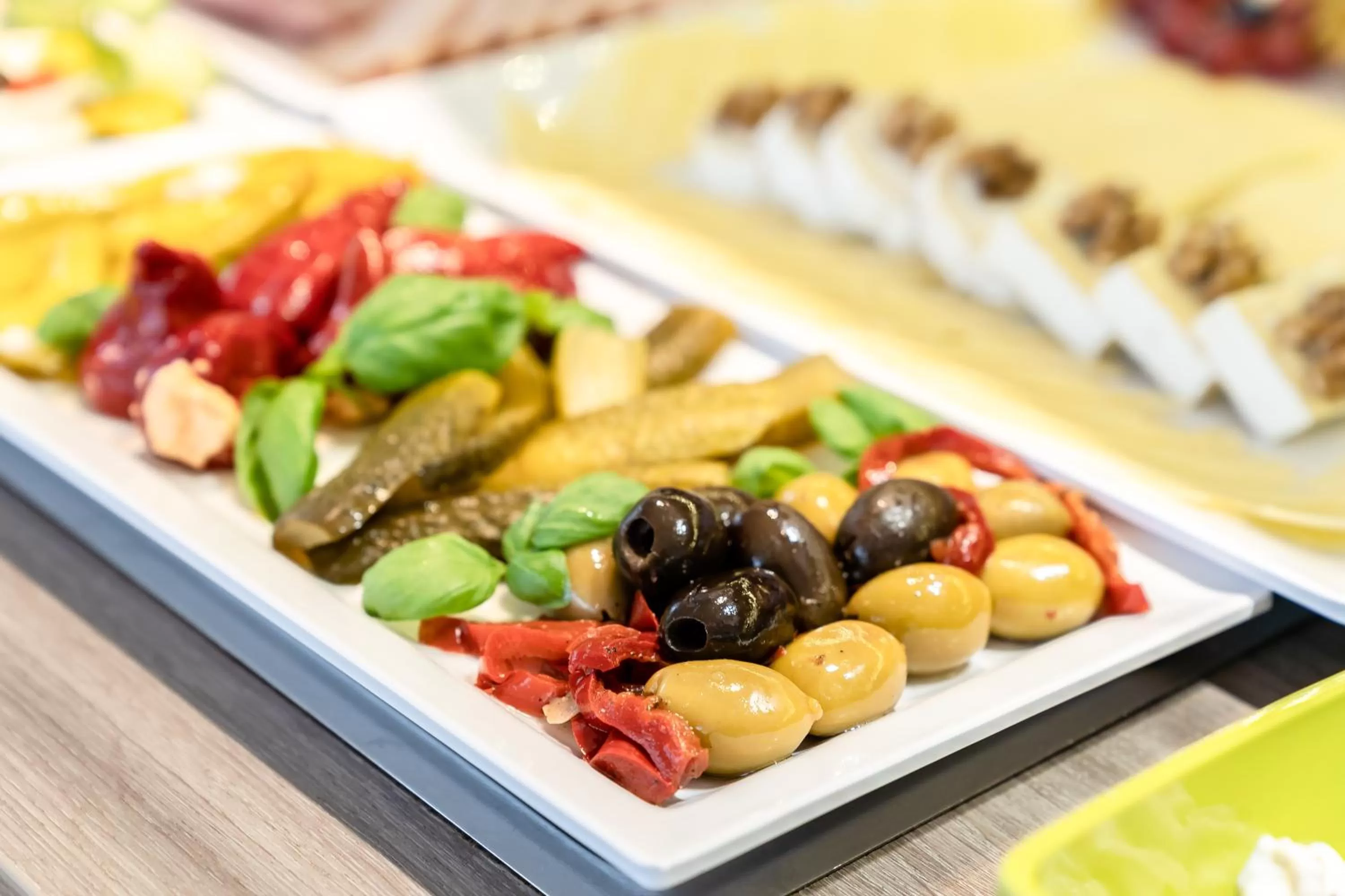 Food and drinks in Hotel Demas City