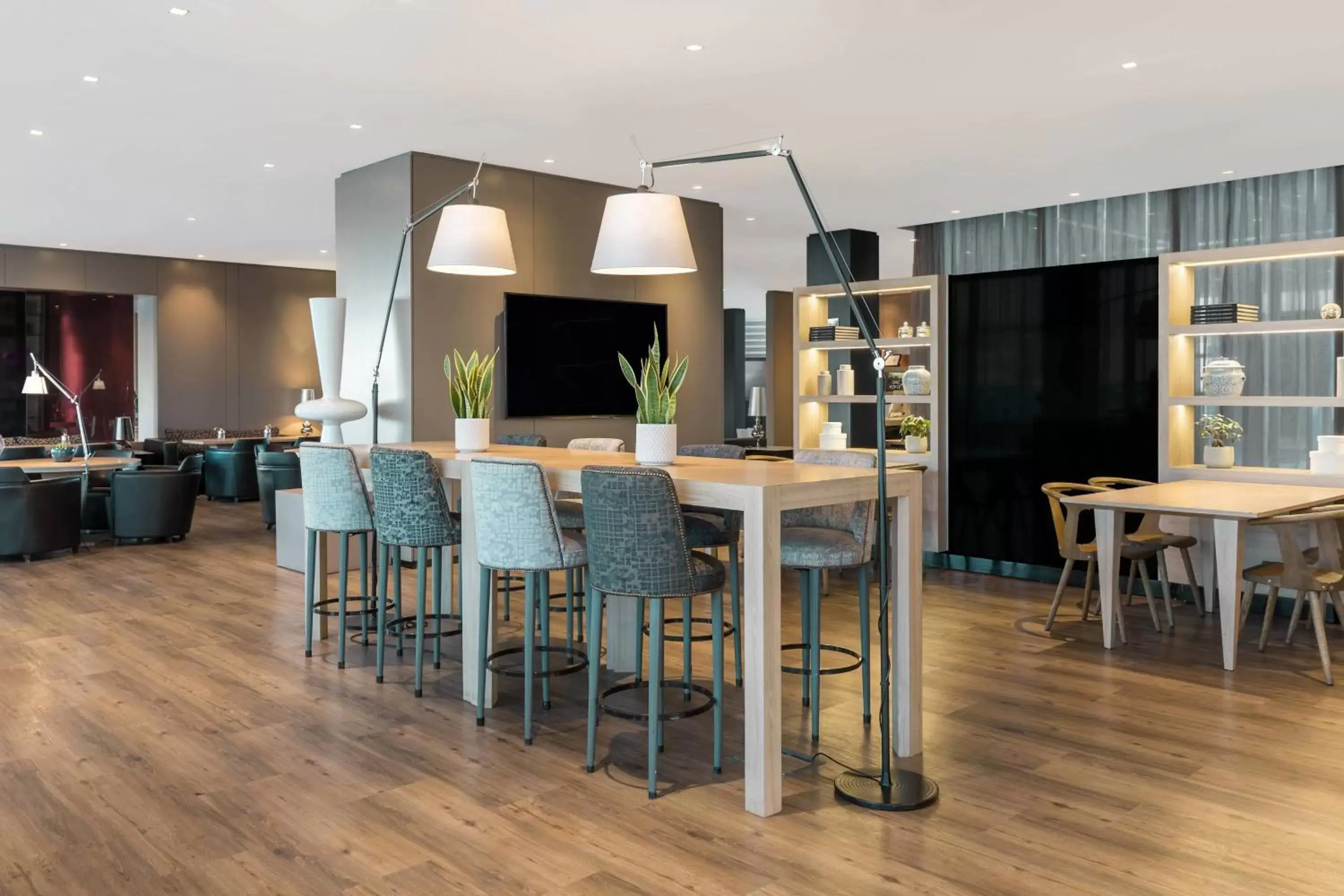 Lounge or bar, Dining Area in AC Hotel La Finca by Marriott