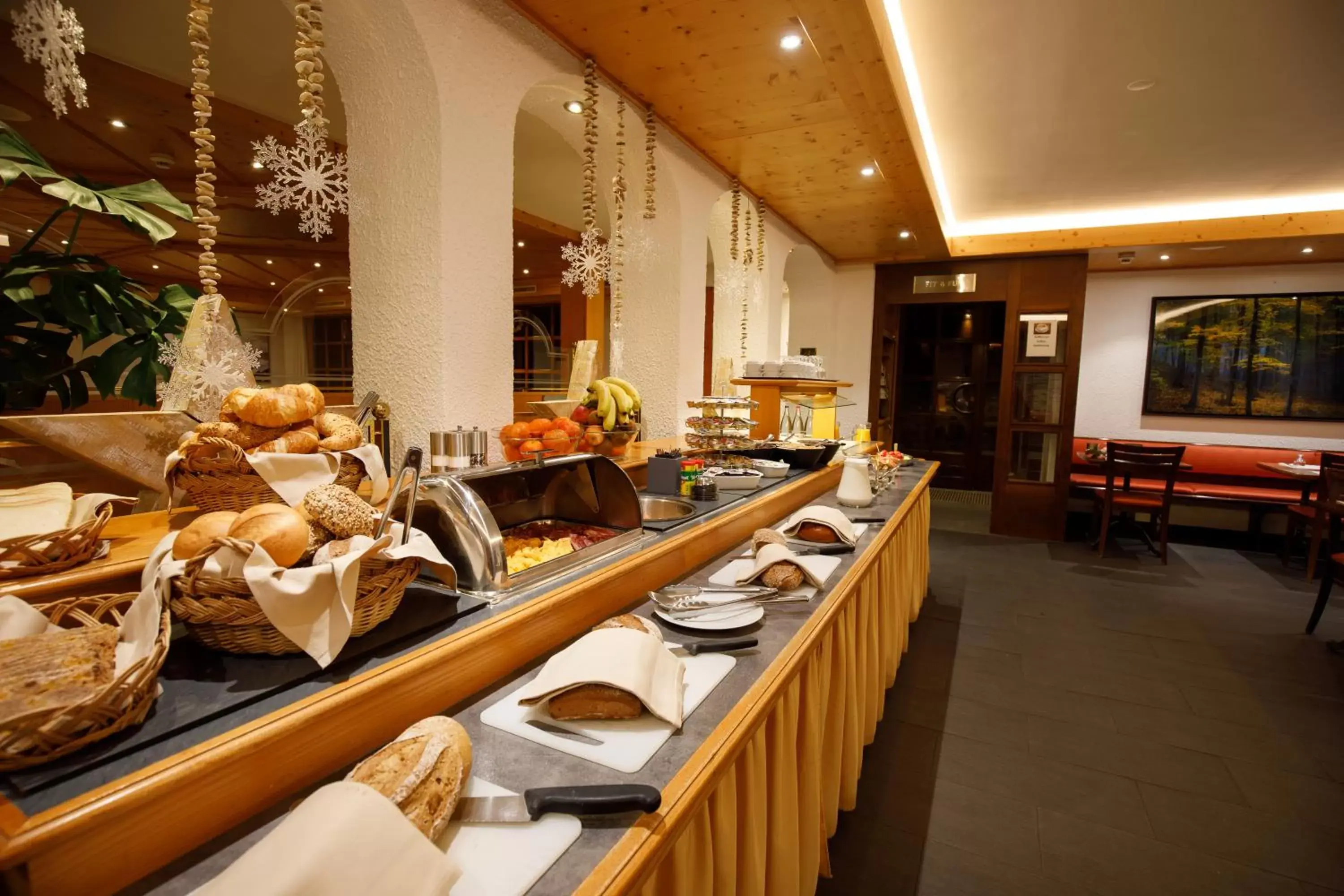Buffet breakfast, Restaurant/Places to Eat in Hotel Alpin Superior