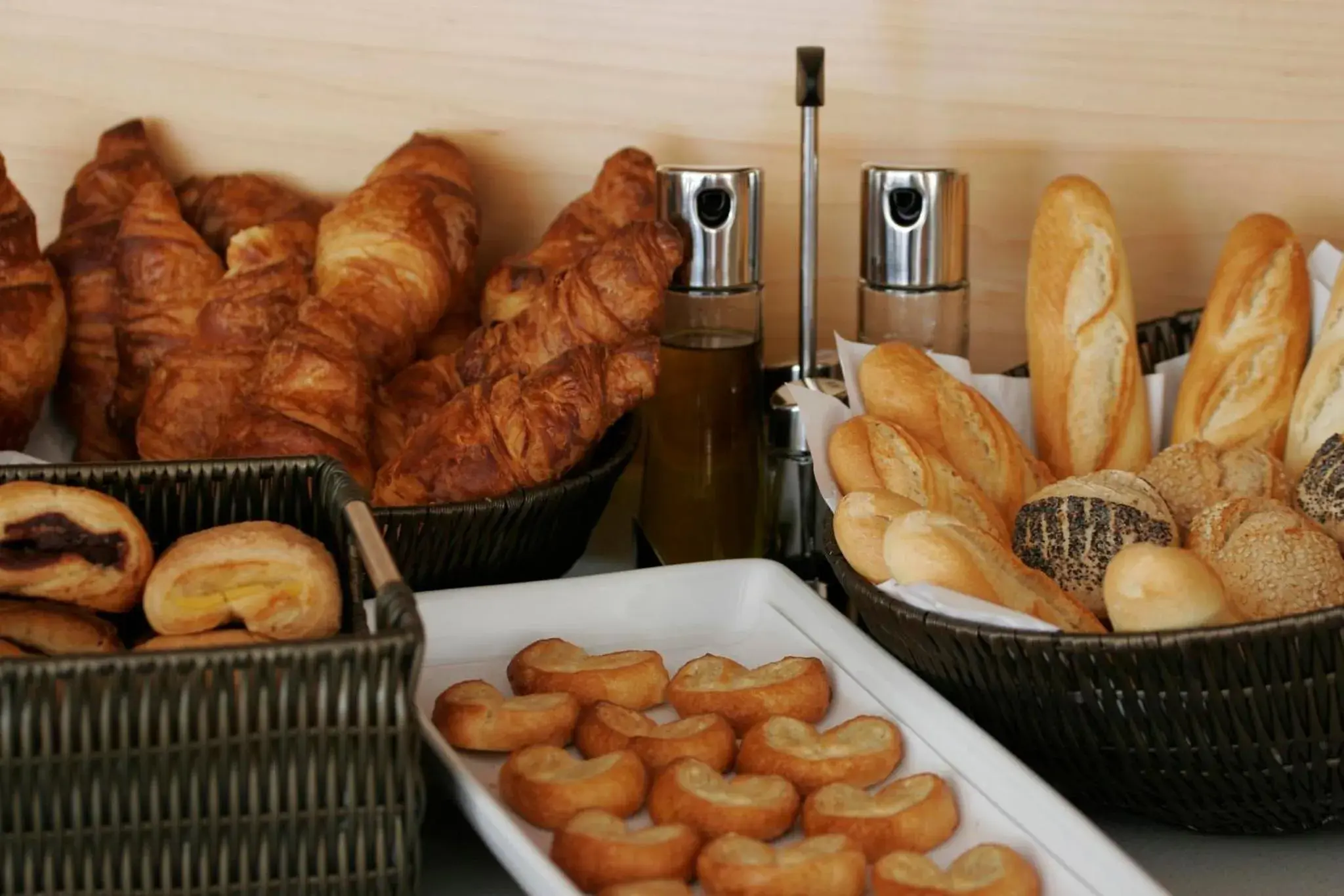 Restaurant/places to eat, Breakfast in Holiday Inn Express Madrid-Getafe