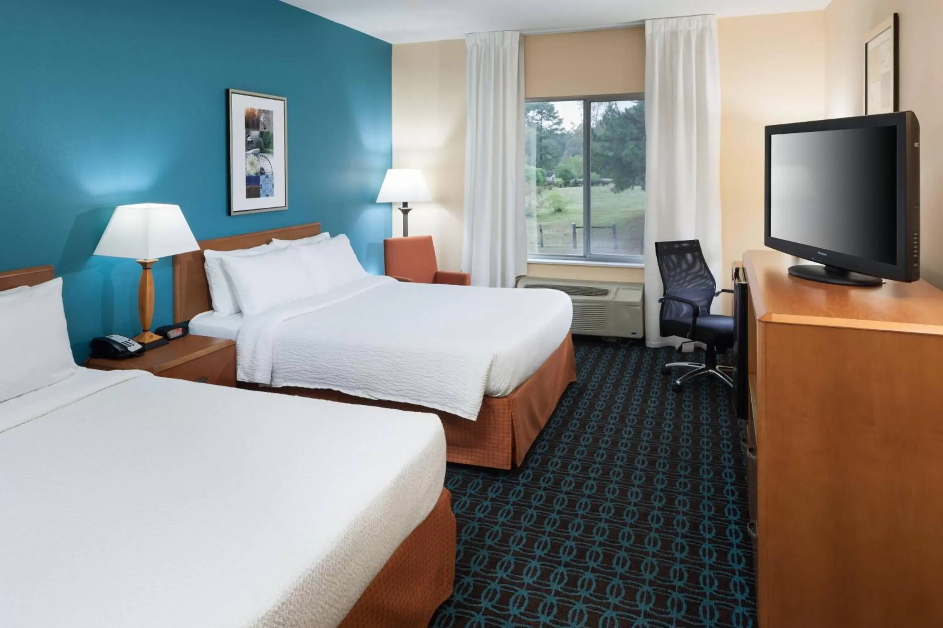 Photo of the whole room, Bed in Fairfield by Marriott Ruston