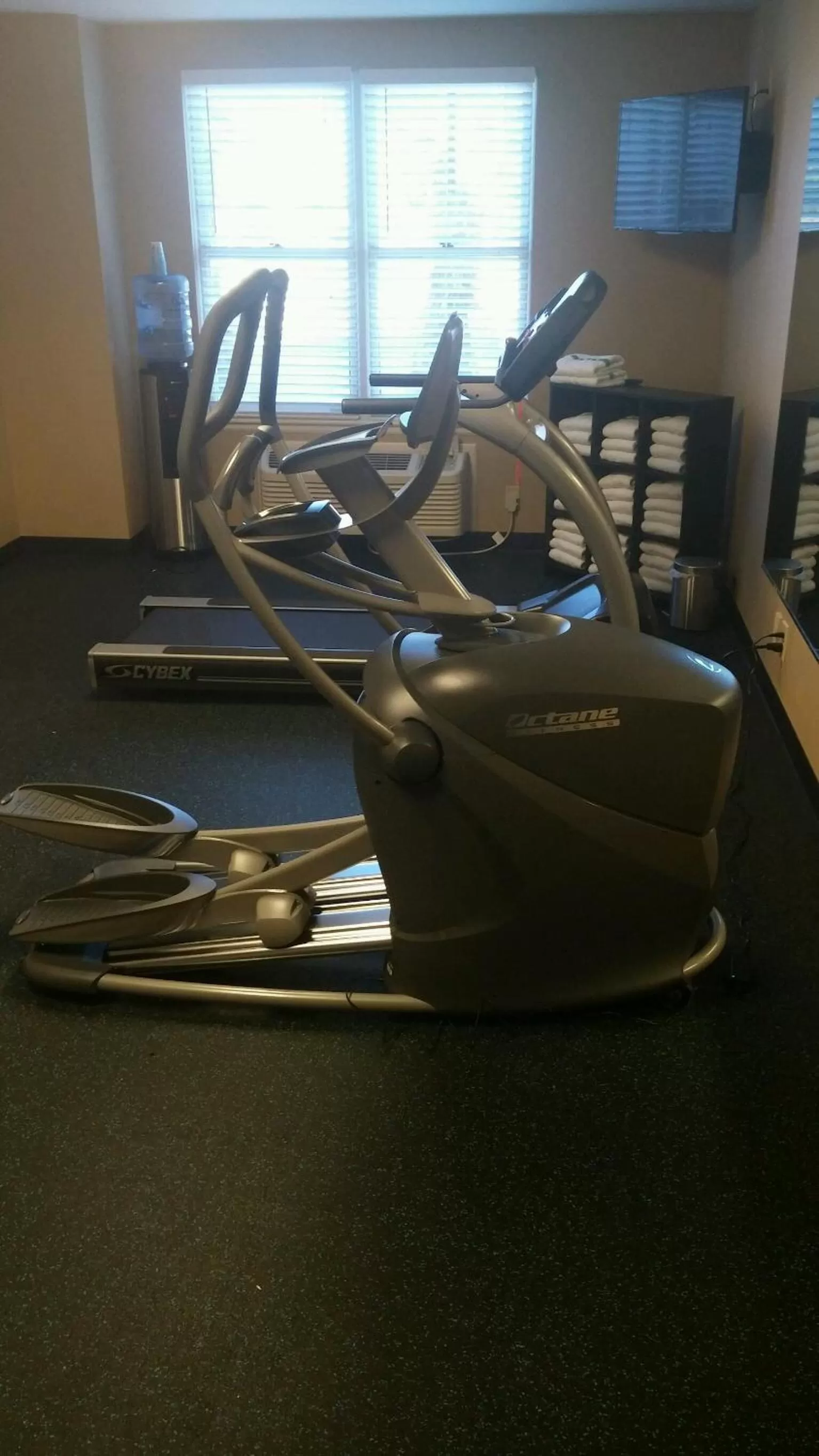 Fitness centre/facilities in AmericInn & Suites Burnsville, MN