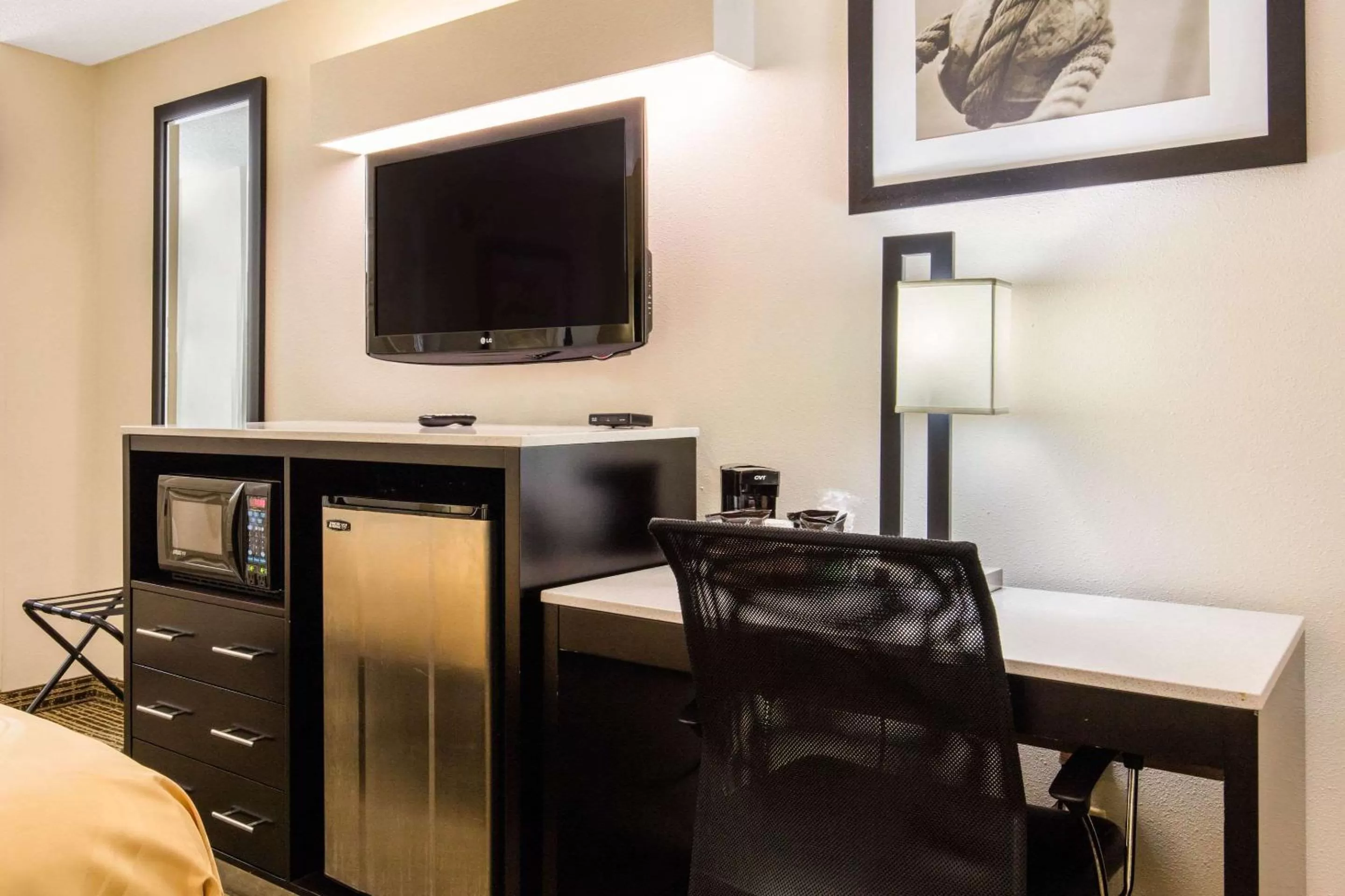 Photo of the whole room in Quality Inn Trussville I-59 exit 141