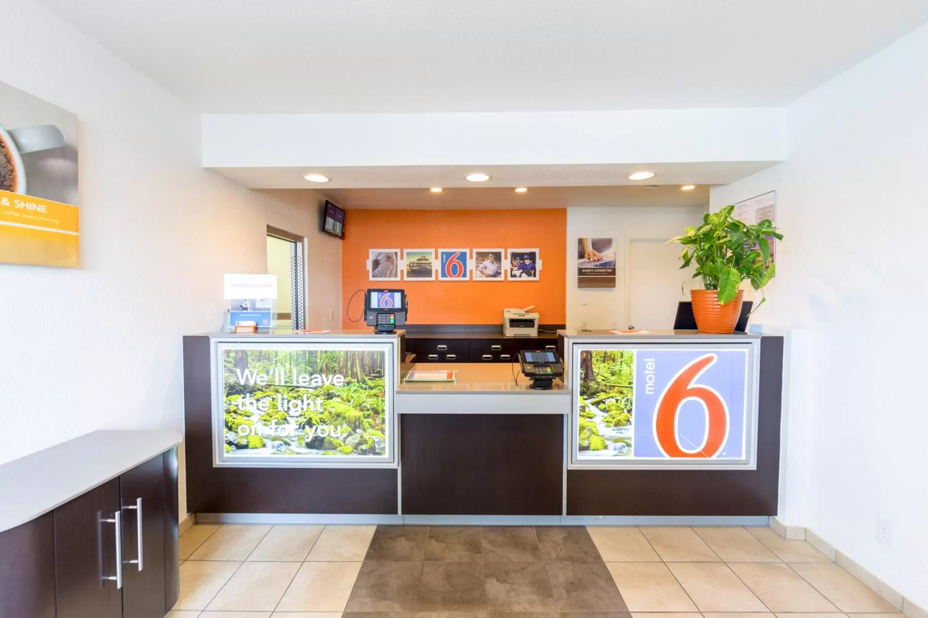 Lobby or reception in Motel 6-Klamath Falls, OR Lobby or reception in Motel 6-Klamath Falls, OR