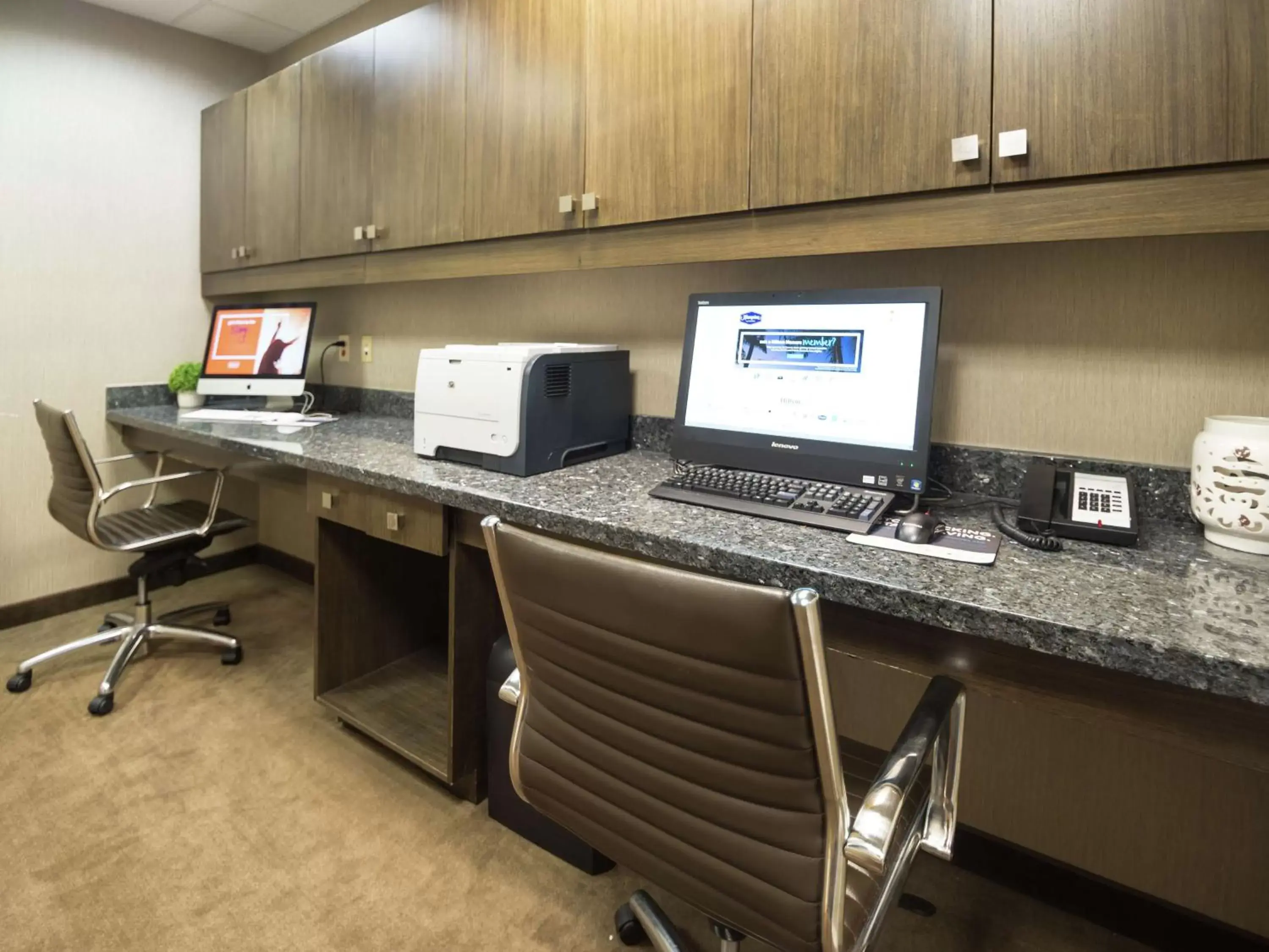Business facilities, Business Area/Conference Room in Hampton Inn Hernando, MS