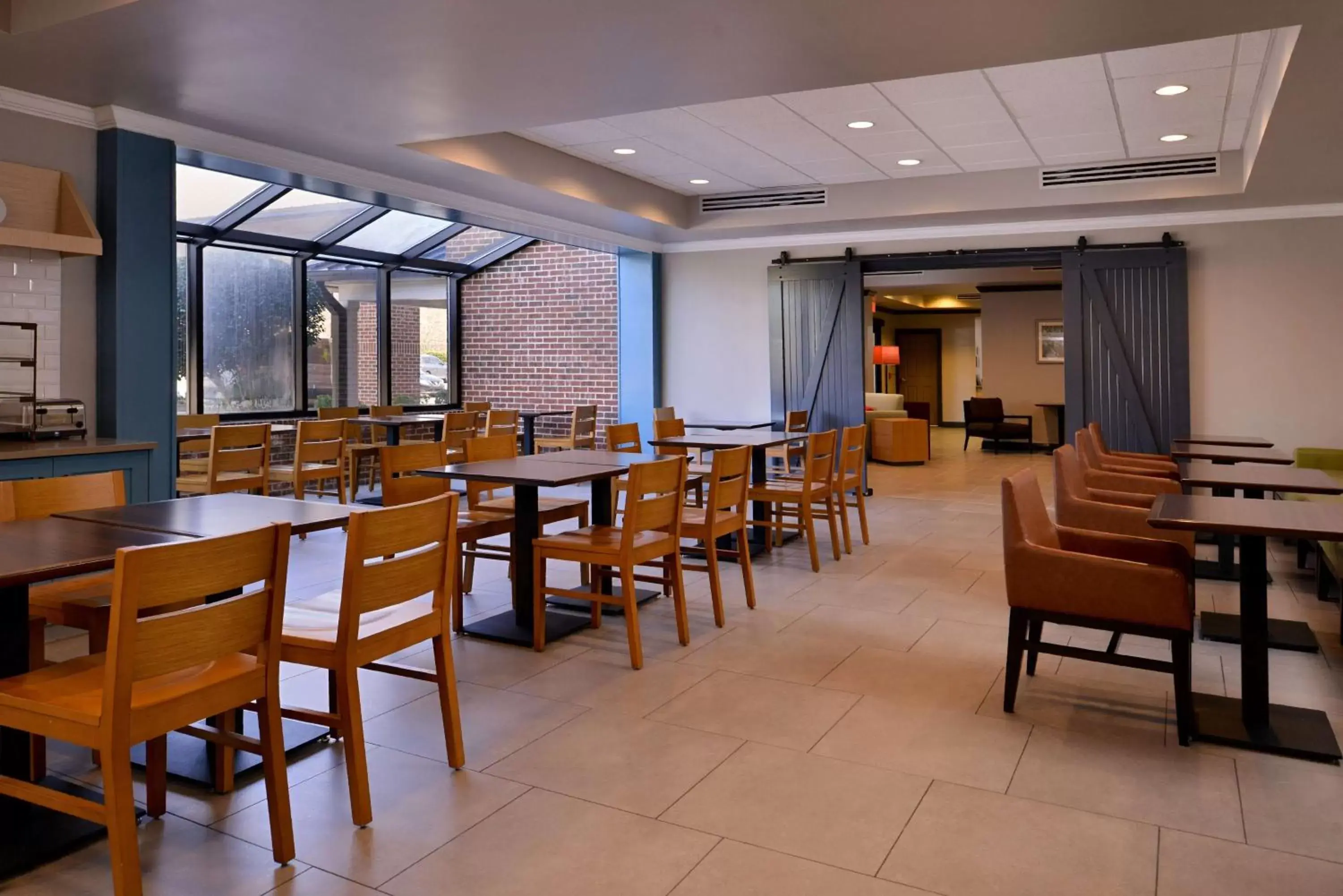 Restaurant/Places to Eat in Country Inn & Suites by Radisson, Raleigh-Durham Airport, NC