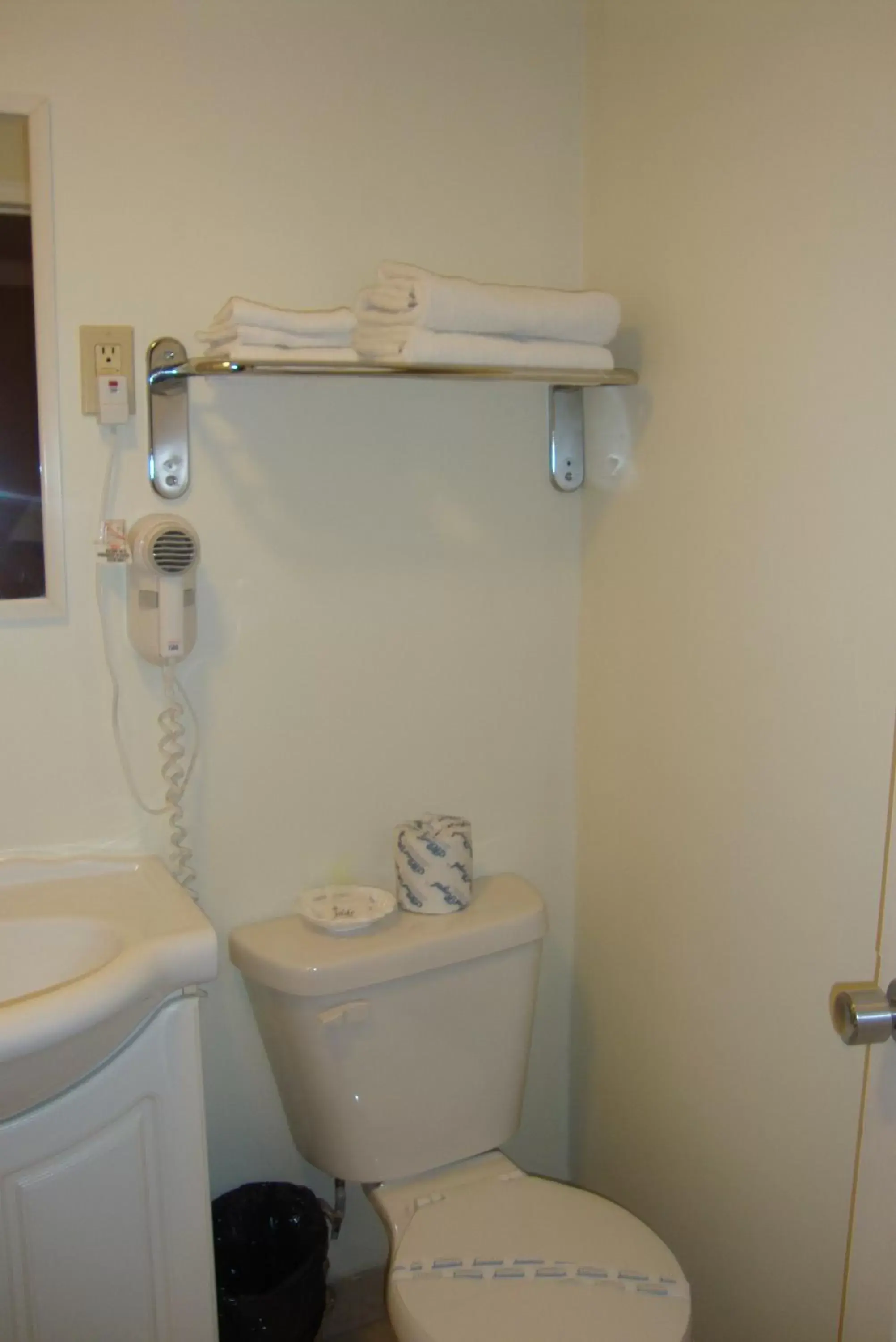 Bathroom in Royal Napanee Inn