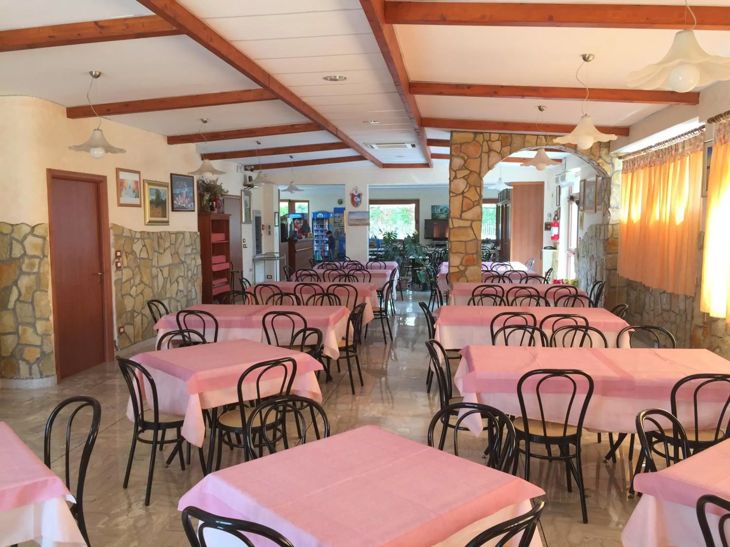 Business facilities, Restaurant/Places to Eat in Hotel La Vetta Europa