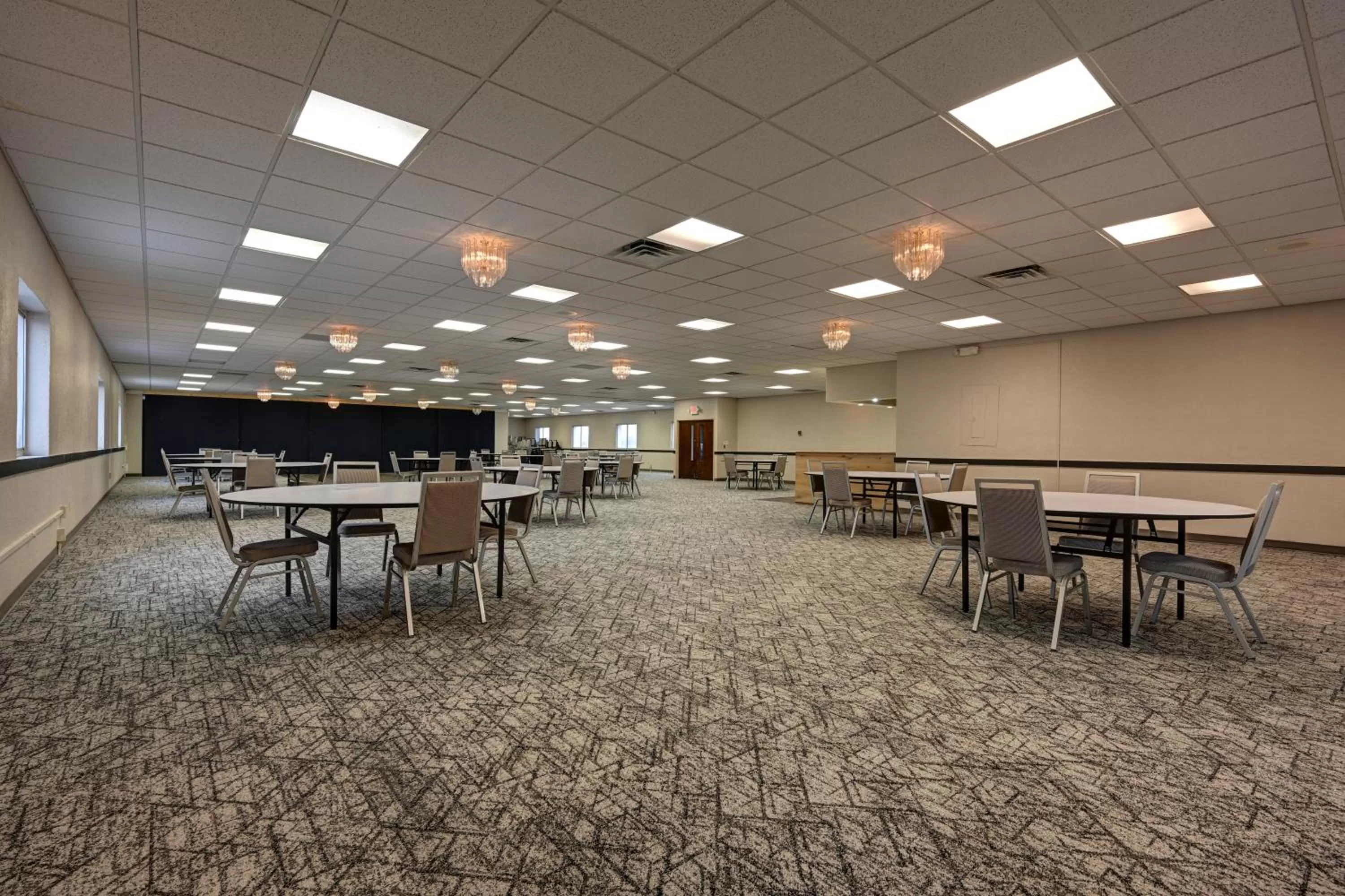 Country Inn & Suites by Radisson, Pierre, SD