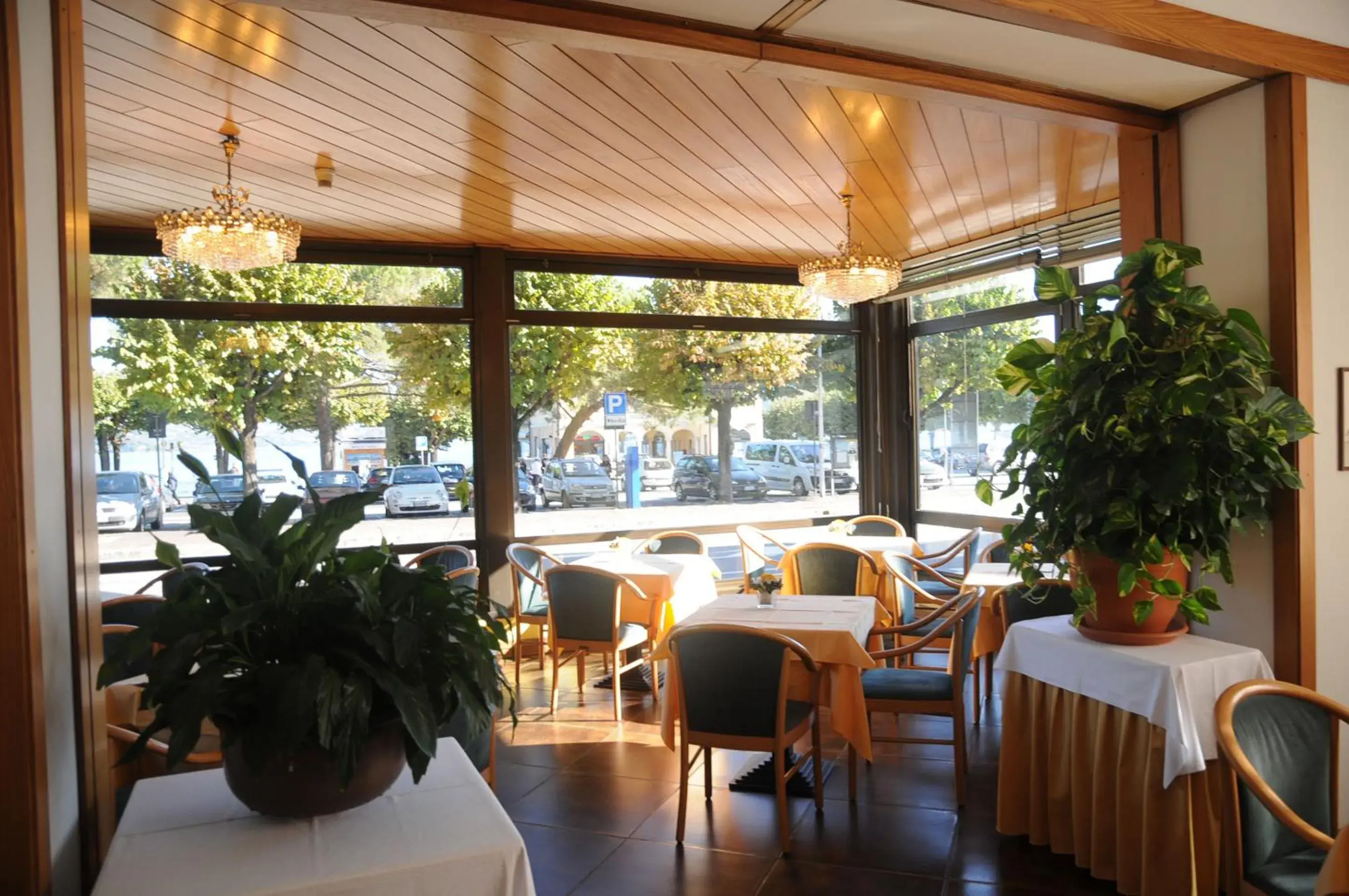 Restaurant/Places to Eat in Hotel Italie et Suisse
