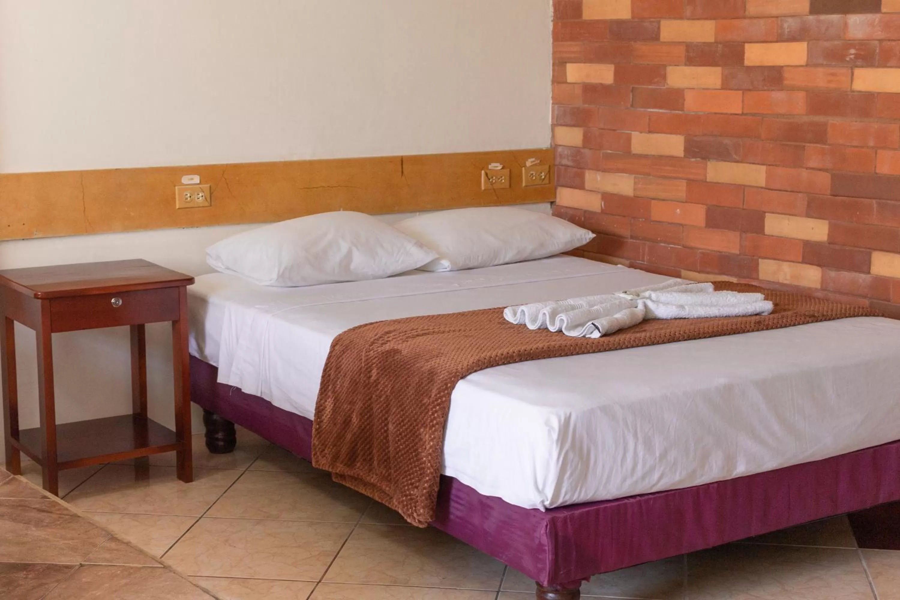 Bed in Hotel Crossman